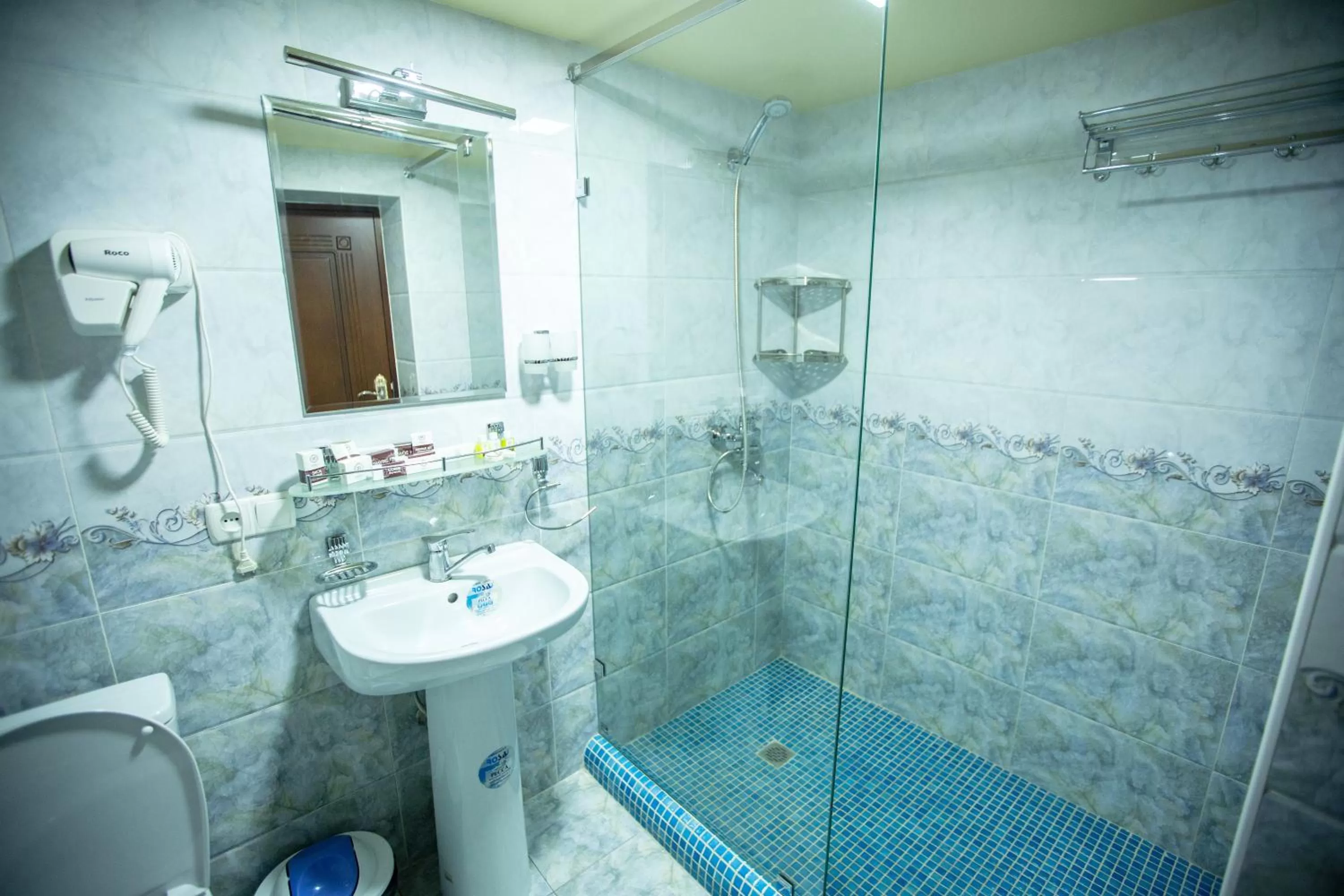 Shower in Mirzo Boutique Hotel