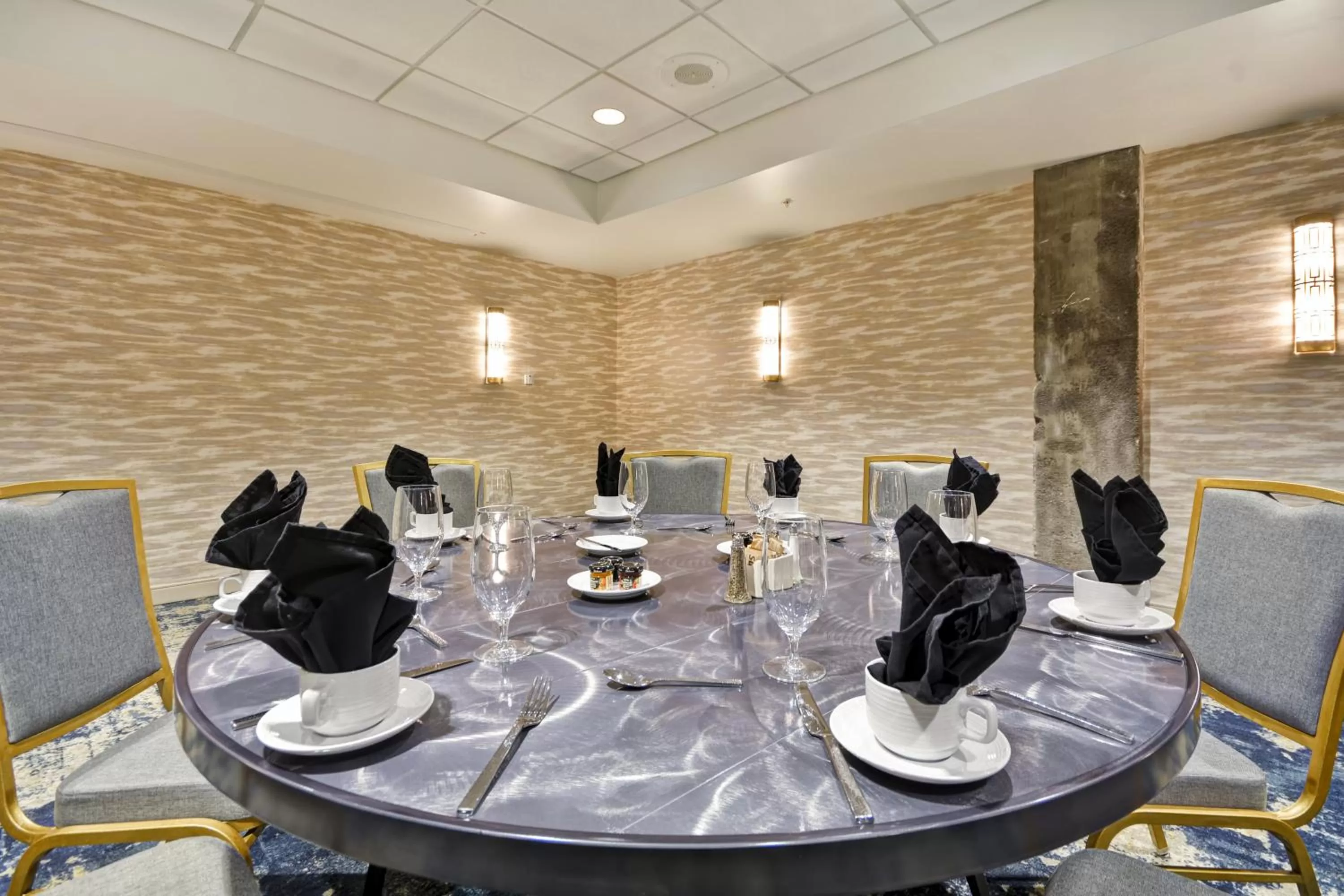 Meeting/conference room in Hotel Indigo Kansas City - The Crossroads by IHG