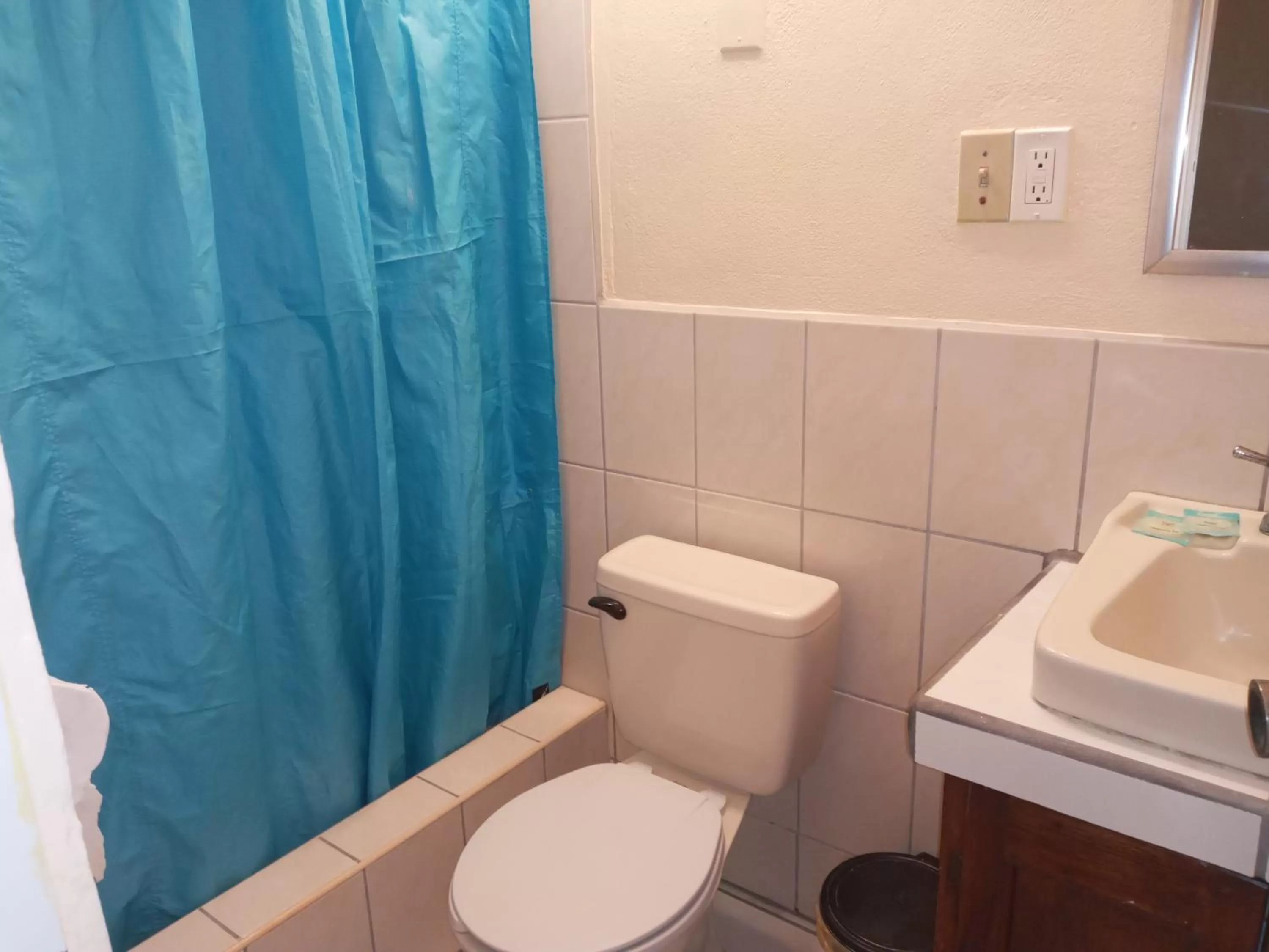 Bathroom in Barefoot Beach Belize