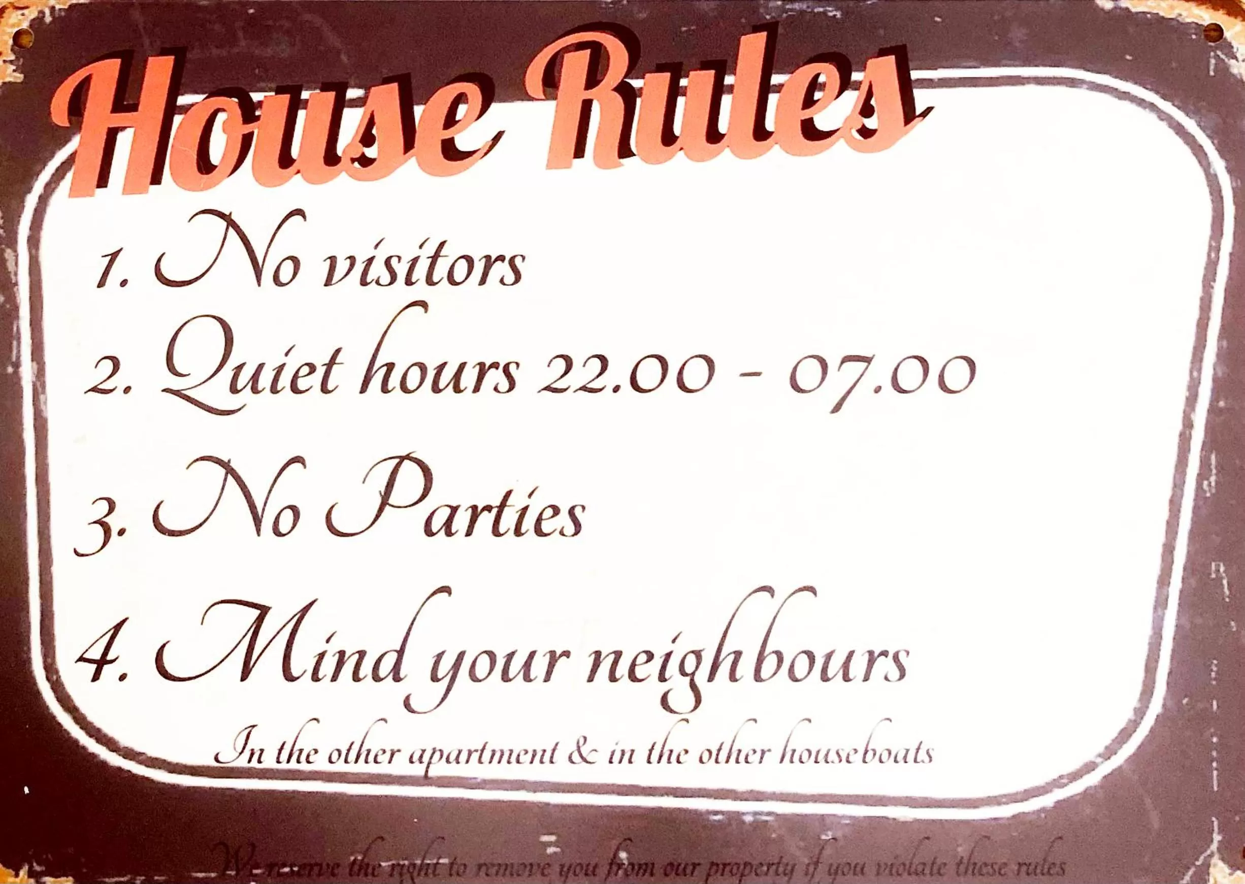 Logo/Certificate/Sign in Houseboat apartment with water terrace, free parking, free bikes & fast wifi