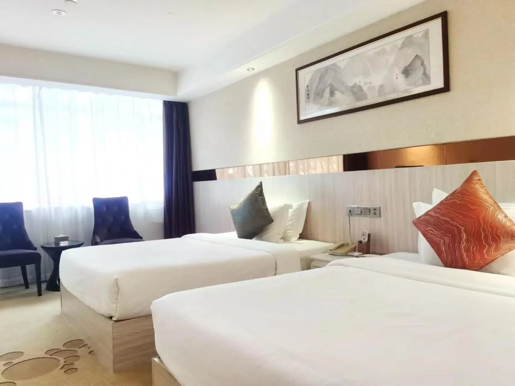 Deluxe Twin Suite in Paco Hotel Tianhe Coach Terminal Metro Satation Guangzhou-Free Shuttle Bus for Canton Fair Deluxe Twin Suite in Paco Hotel Tianhe Coach Terminal Metro Satation Guangzhou-Free Shuttle Bus for Canton Fair