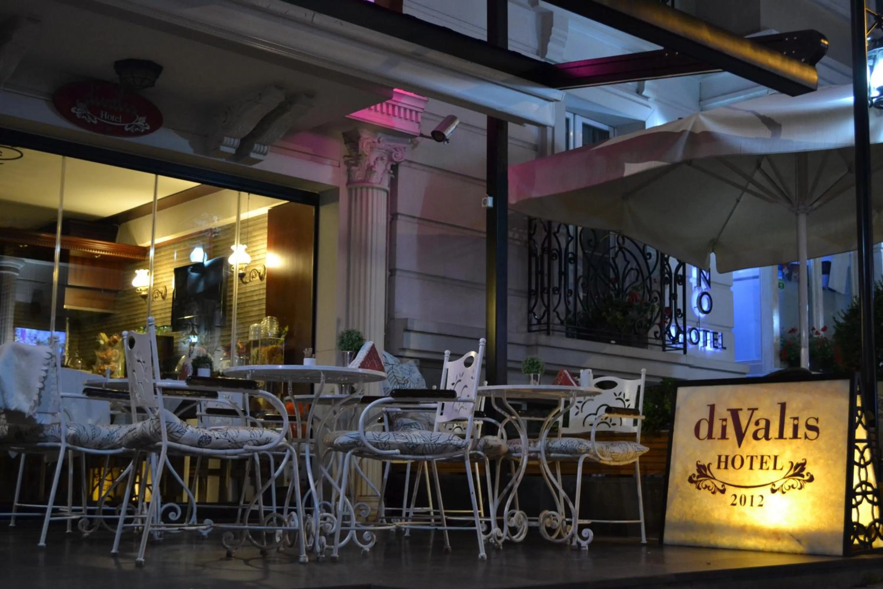 Facade/entrance, Restaurant/Places to Eat in Divalis Hotel