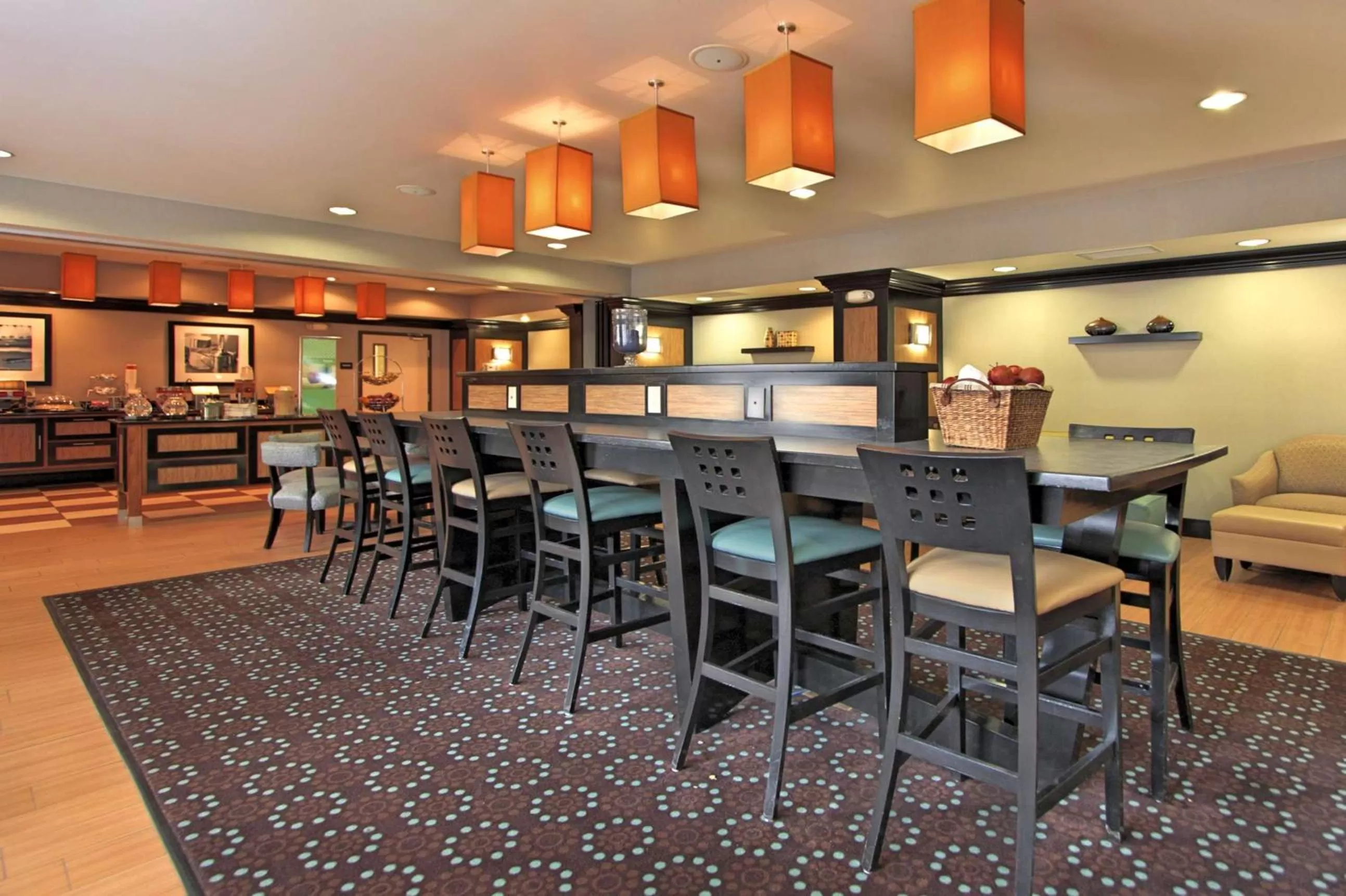 Restaurant/places to eat in Hampton Inn Defiance