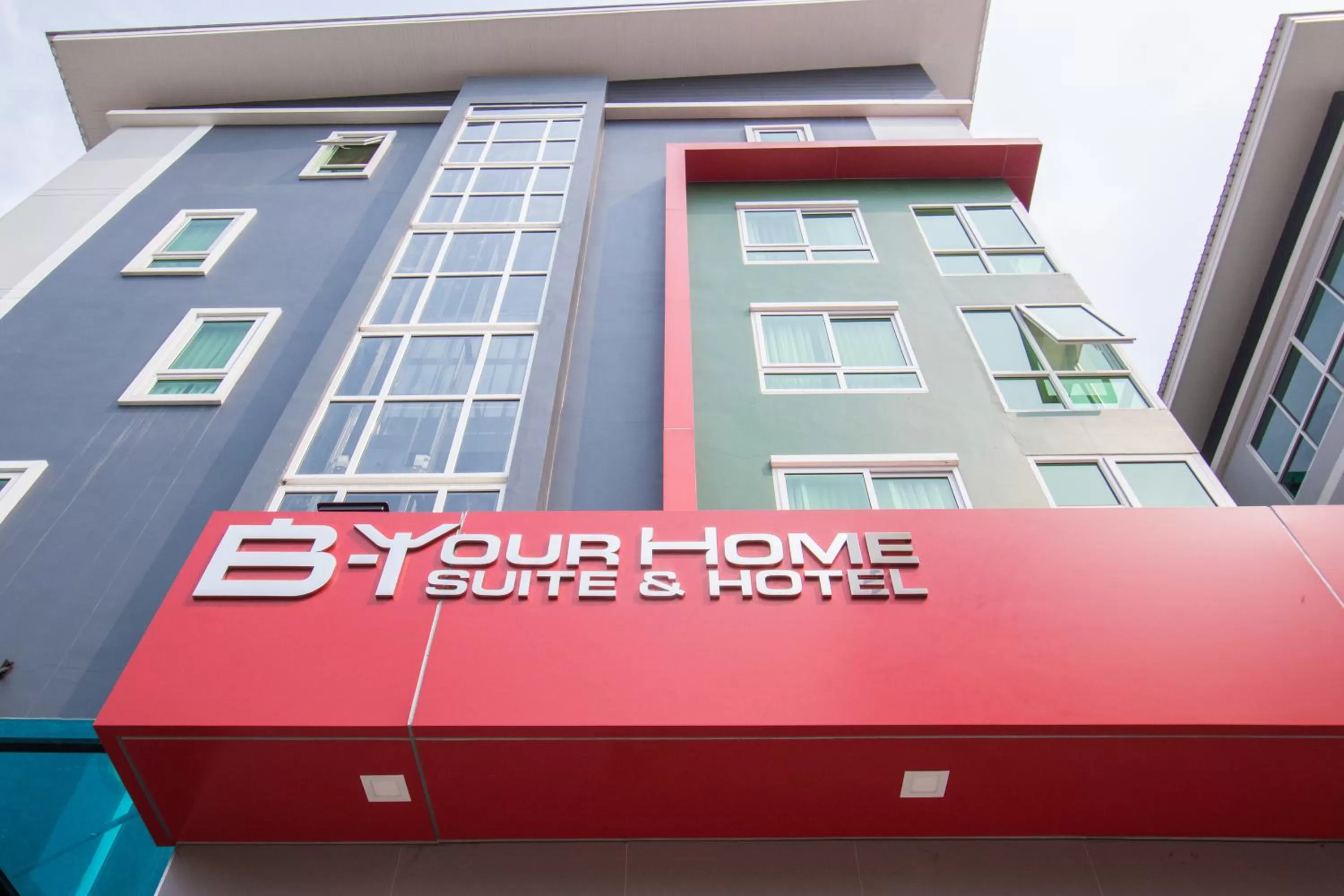 Property building in B-your home Hotel Don Mueang Airport Bangkok 如你家酒店