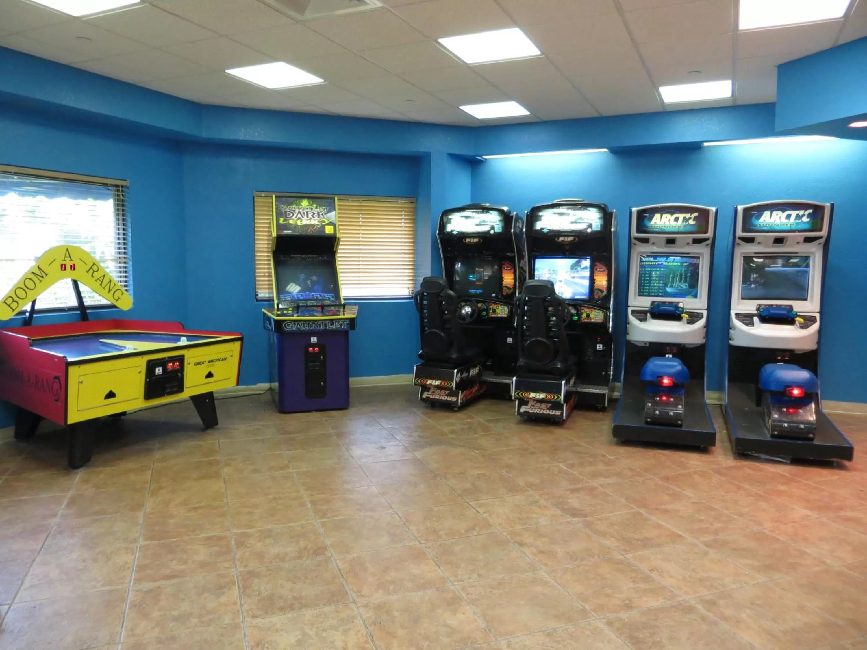 Game Room in Maingate Lakeside Resort