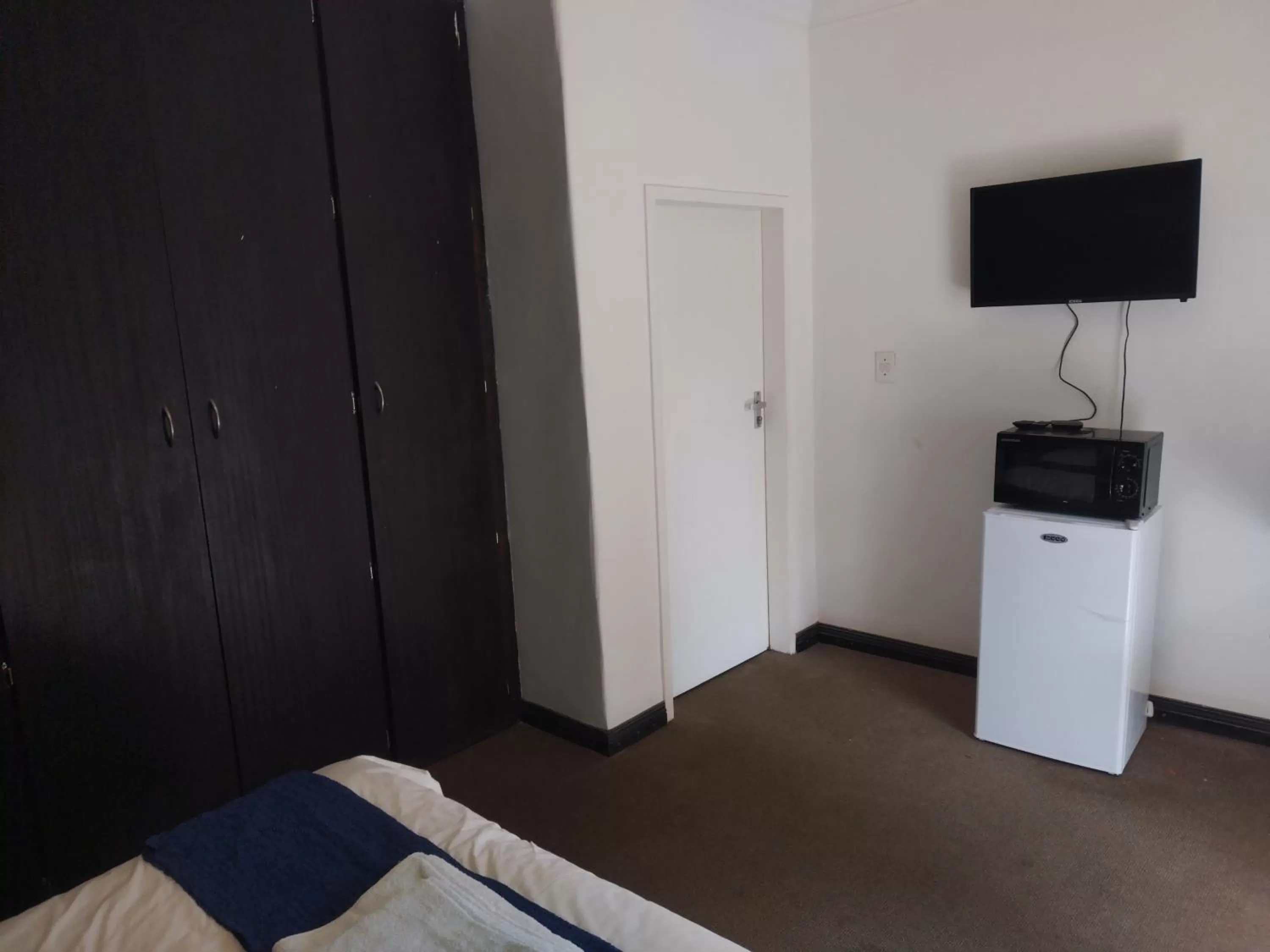 TV and multimedia, Bed in 54 Brecher