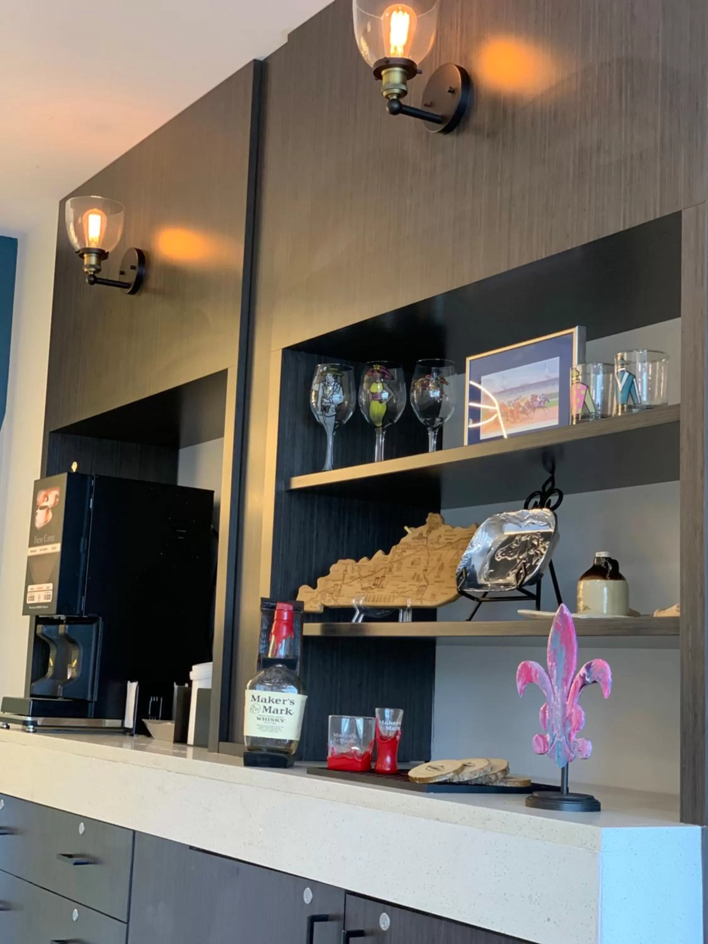 Non alcoholic drinks in Motel 6 Louisville, Ky- Airport/ Fair Expo