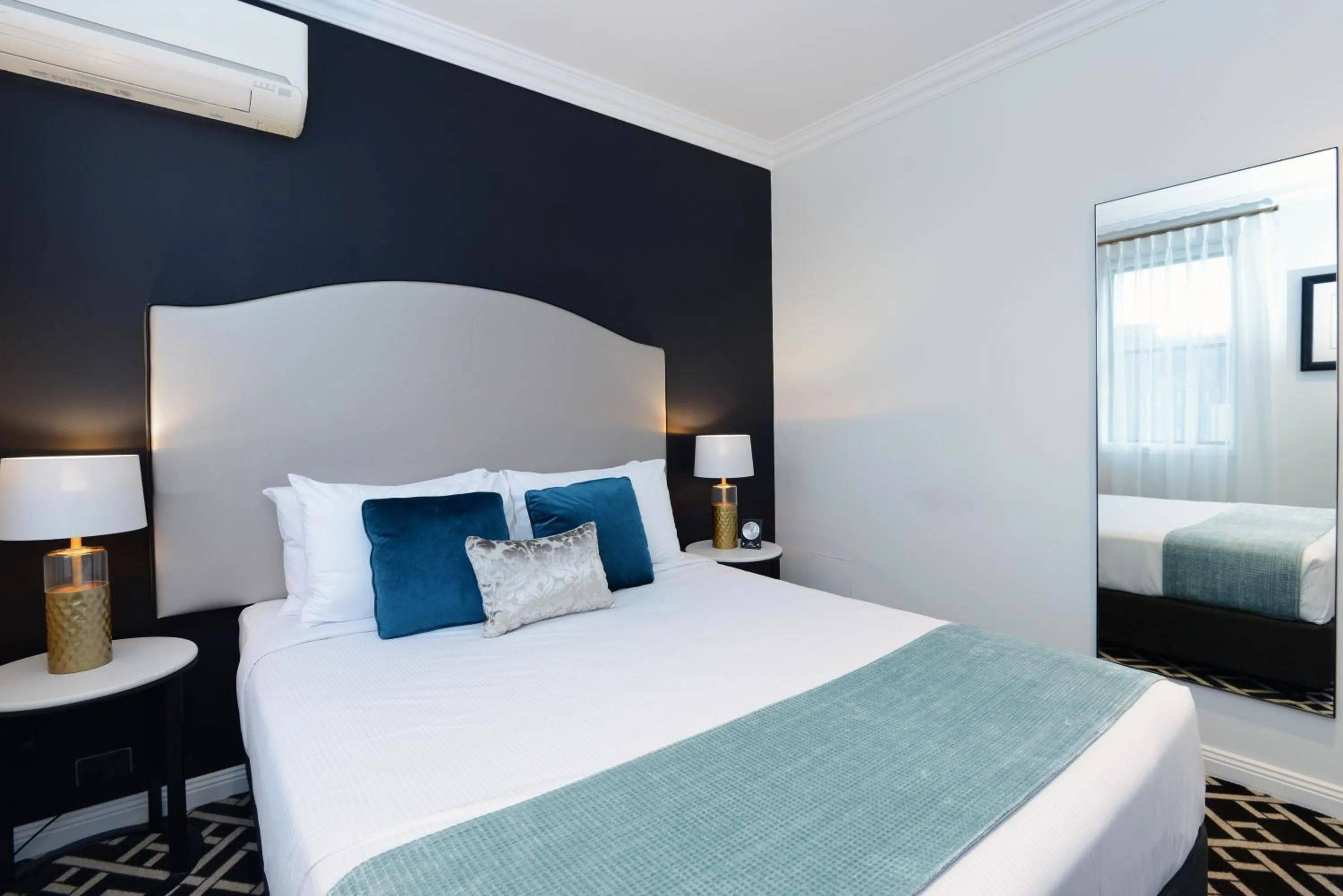 Photo of the whole room, Bed in High Cross Randwick by Sydney Lodges