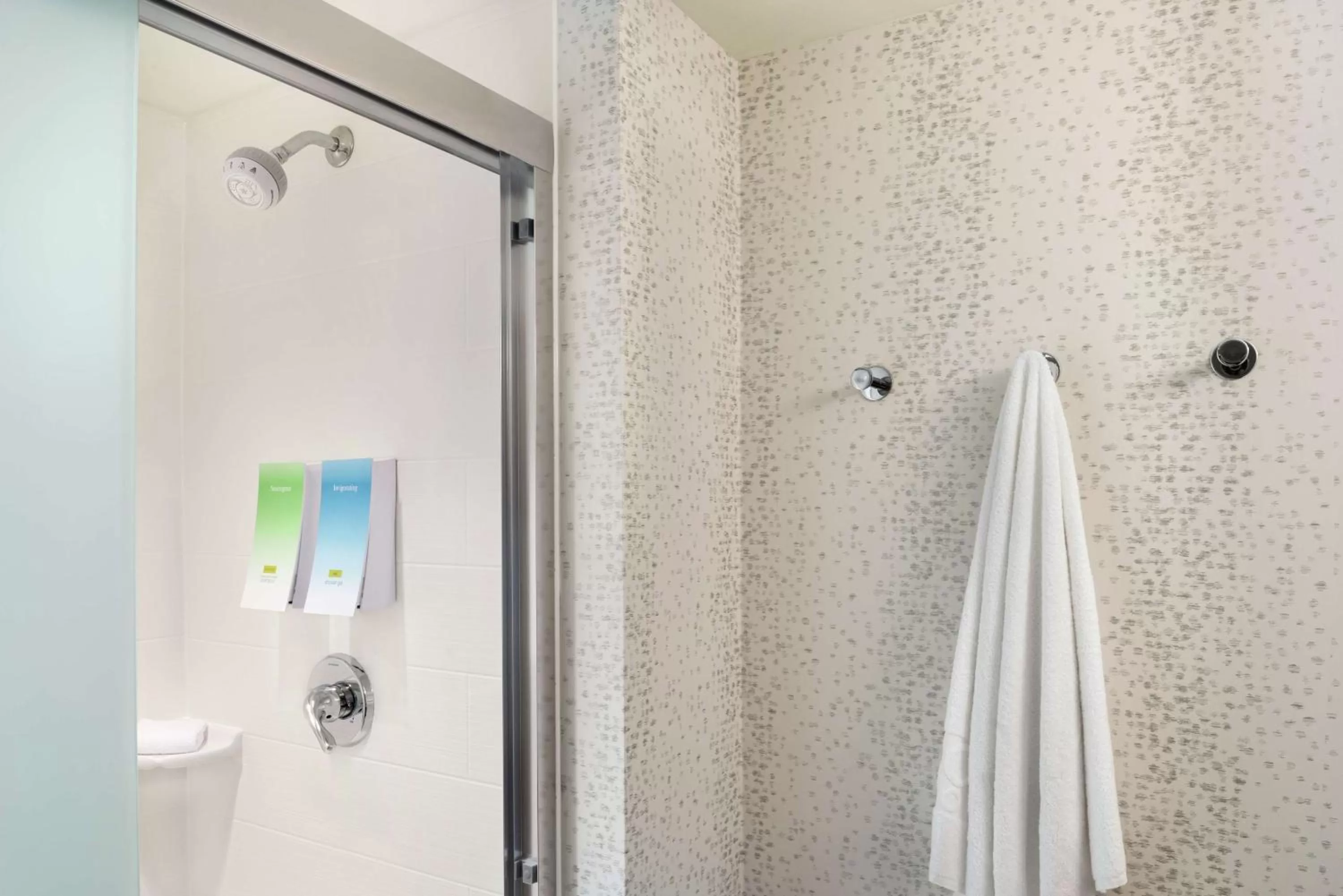 Bathroom in Home2 Suites By Hilton Overland Park, Ks