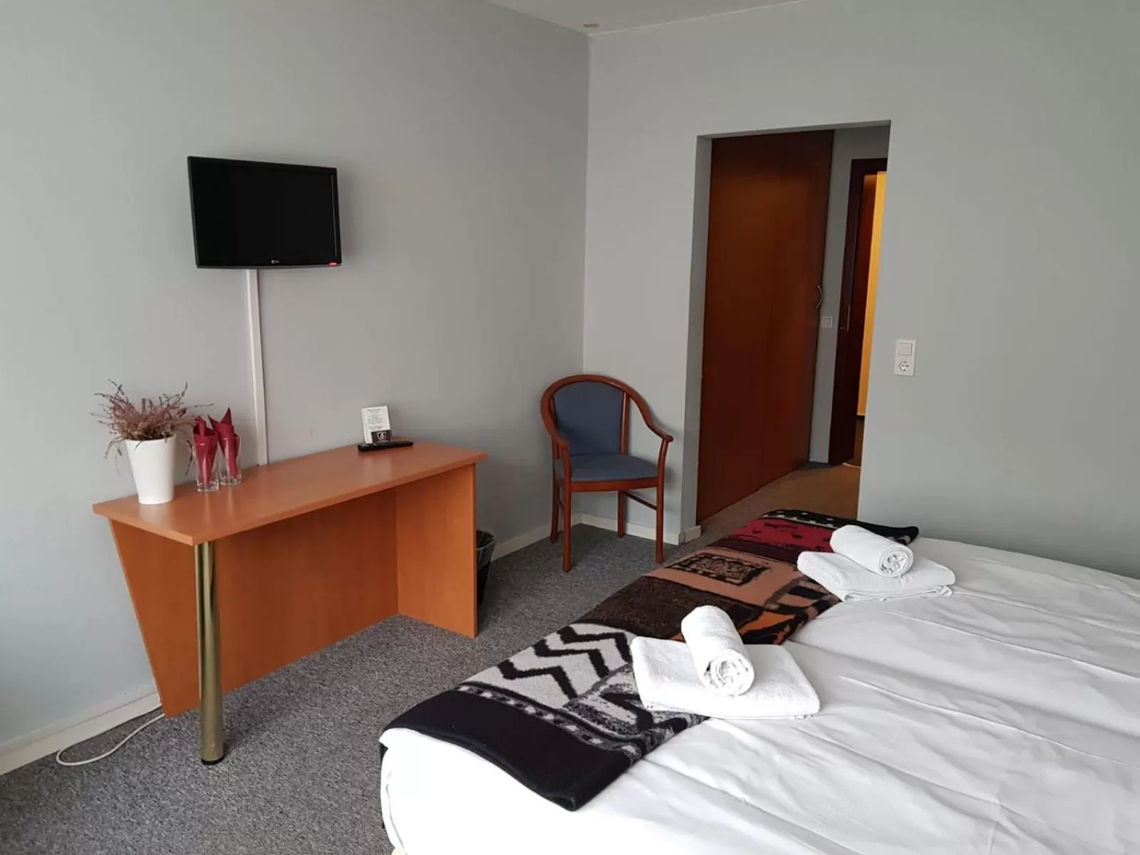 Bedroom, Bed in Hotel Royal Hanau