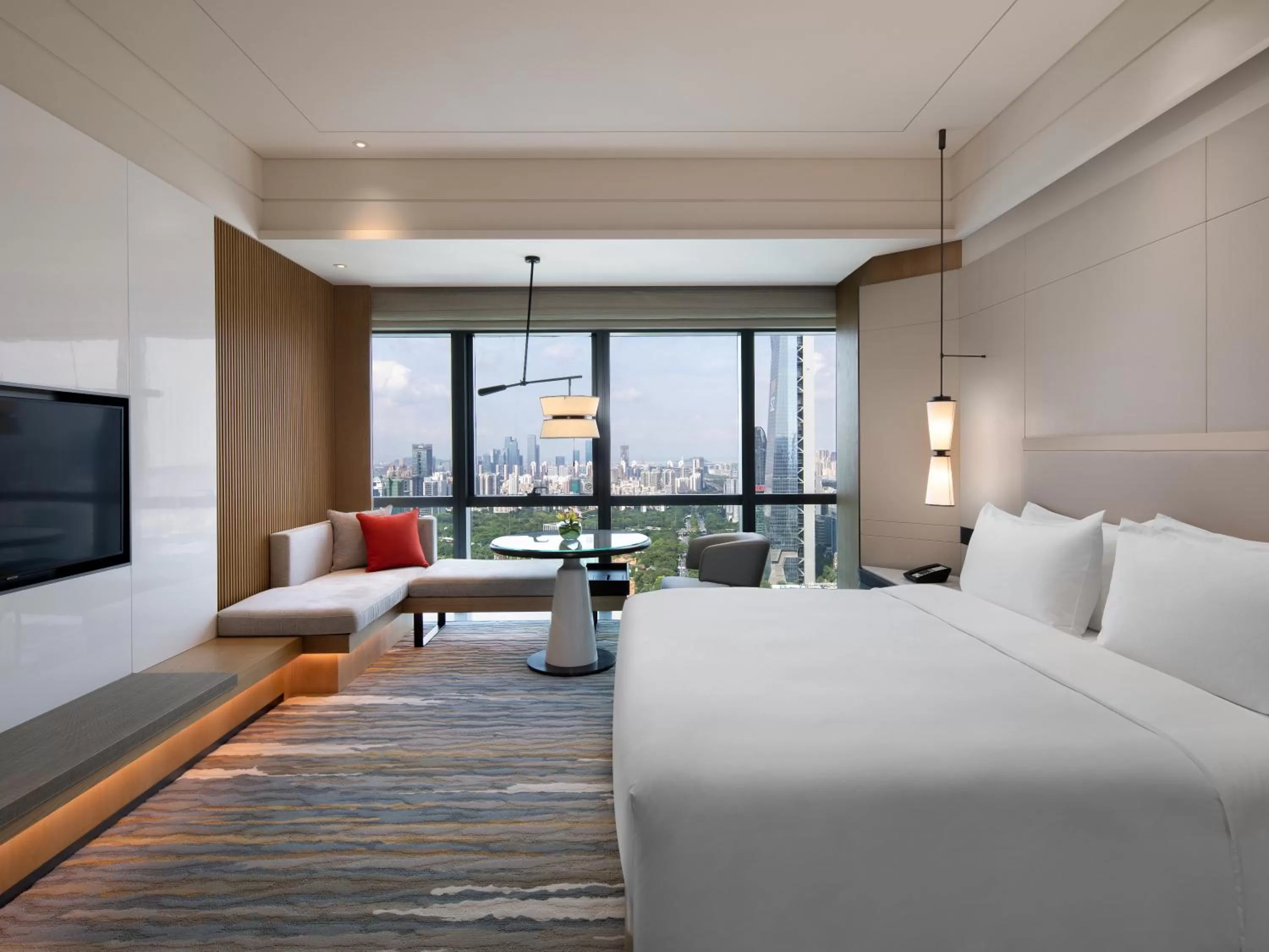 Property building, Bed in Crowne Plaza Shenzhen Nanshan by IHG