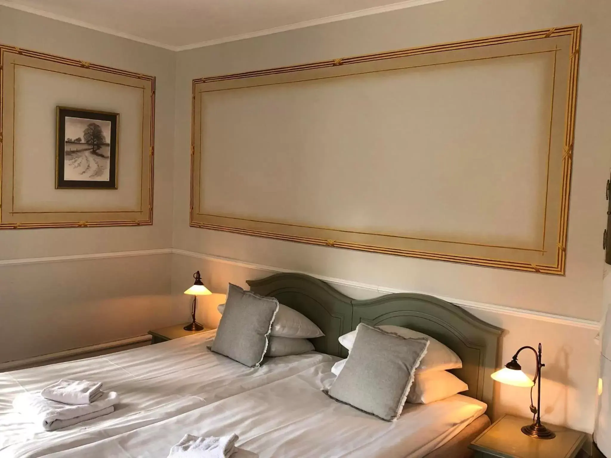 Family Suite with 2 Bedrooms in Strand Hotel Family Suite with 2 Bedrooms in Strand Hotel