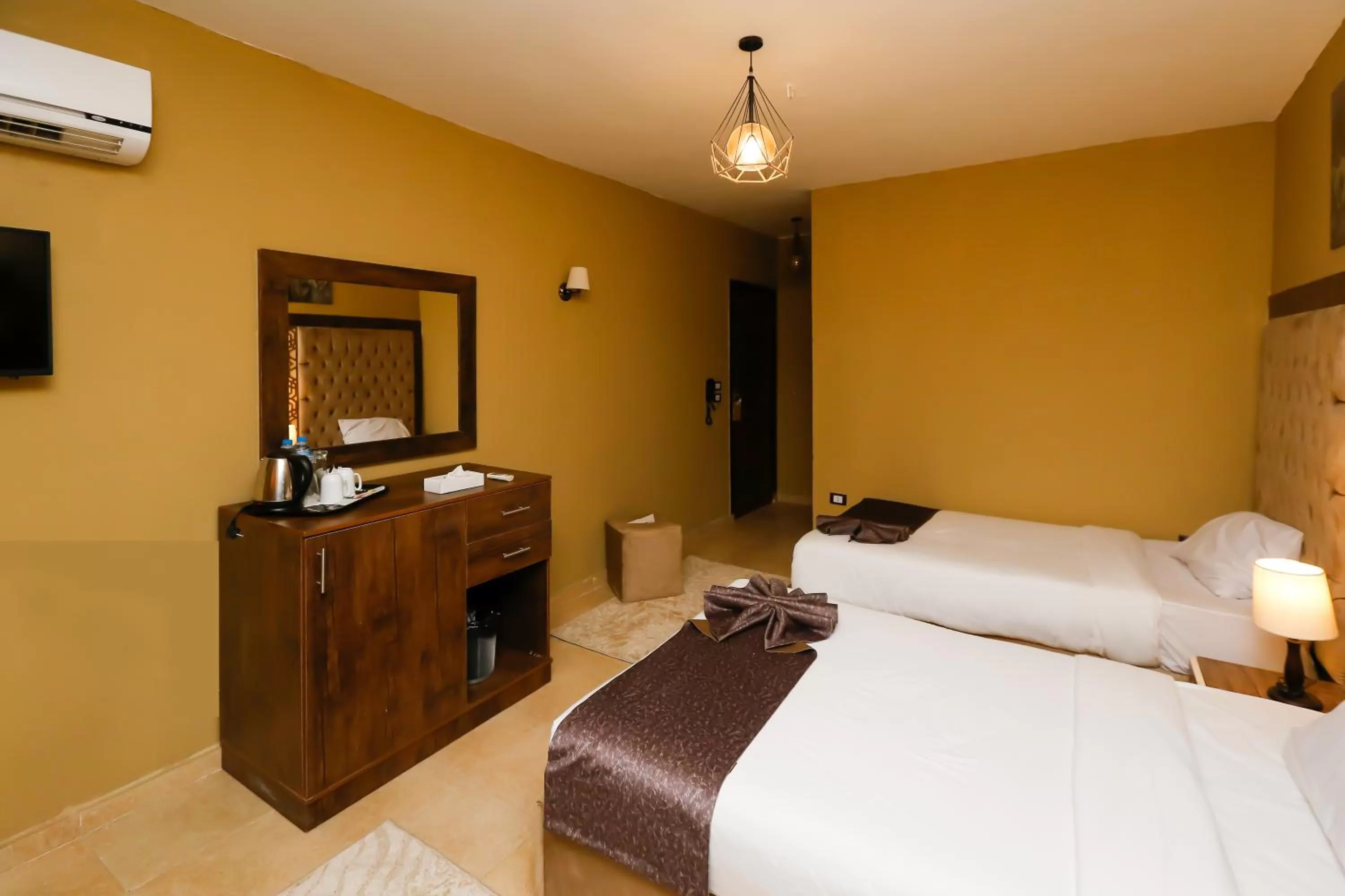 Bed in King Cheops Inn - Pyramid View