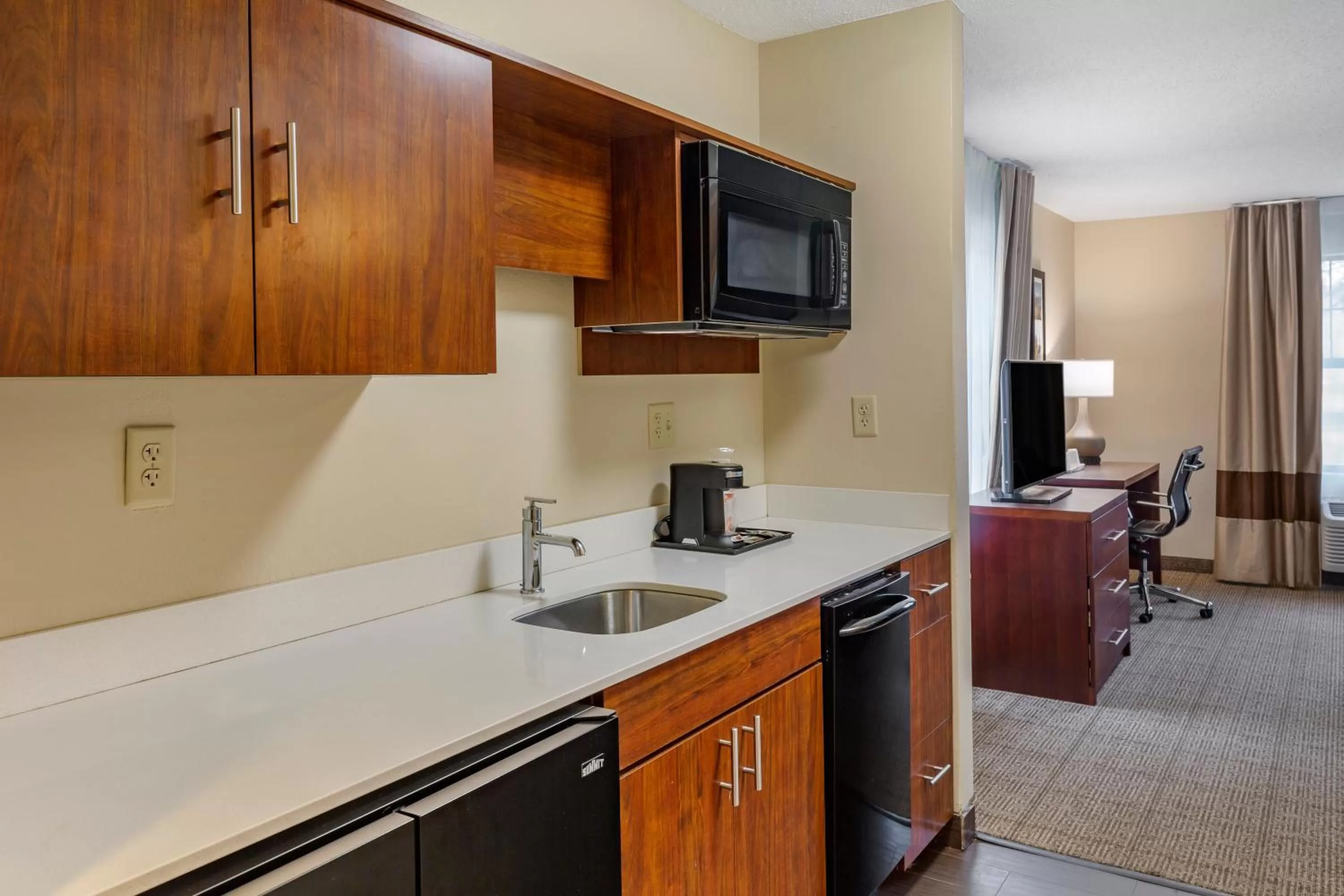 Kitchen or kitchenette in Comfort Inn Danvers - Boston North Shore