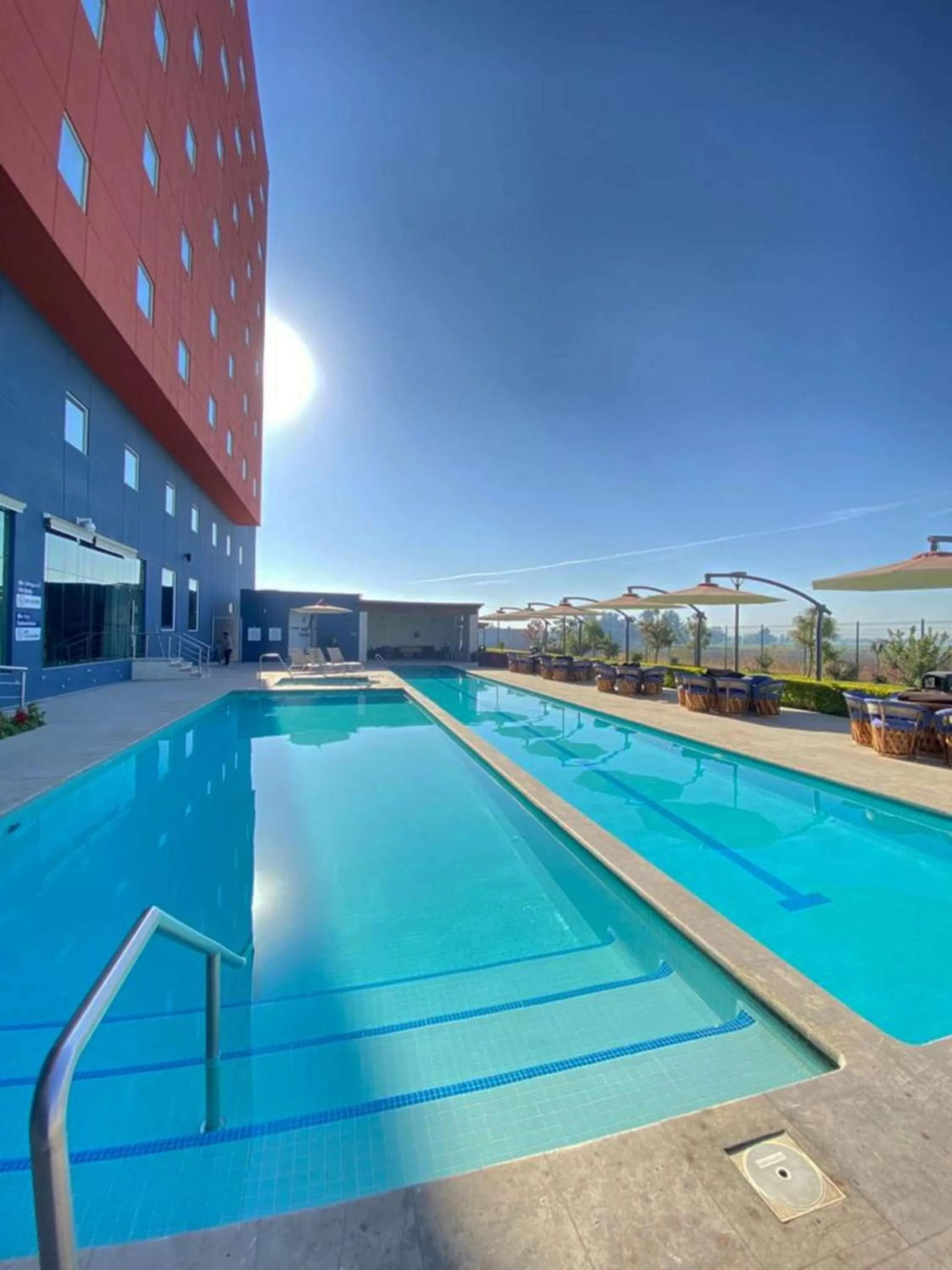 Pool view in Hampton Inn & Suites by Hilton Salamanca Bajio