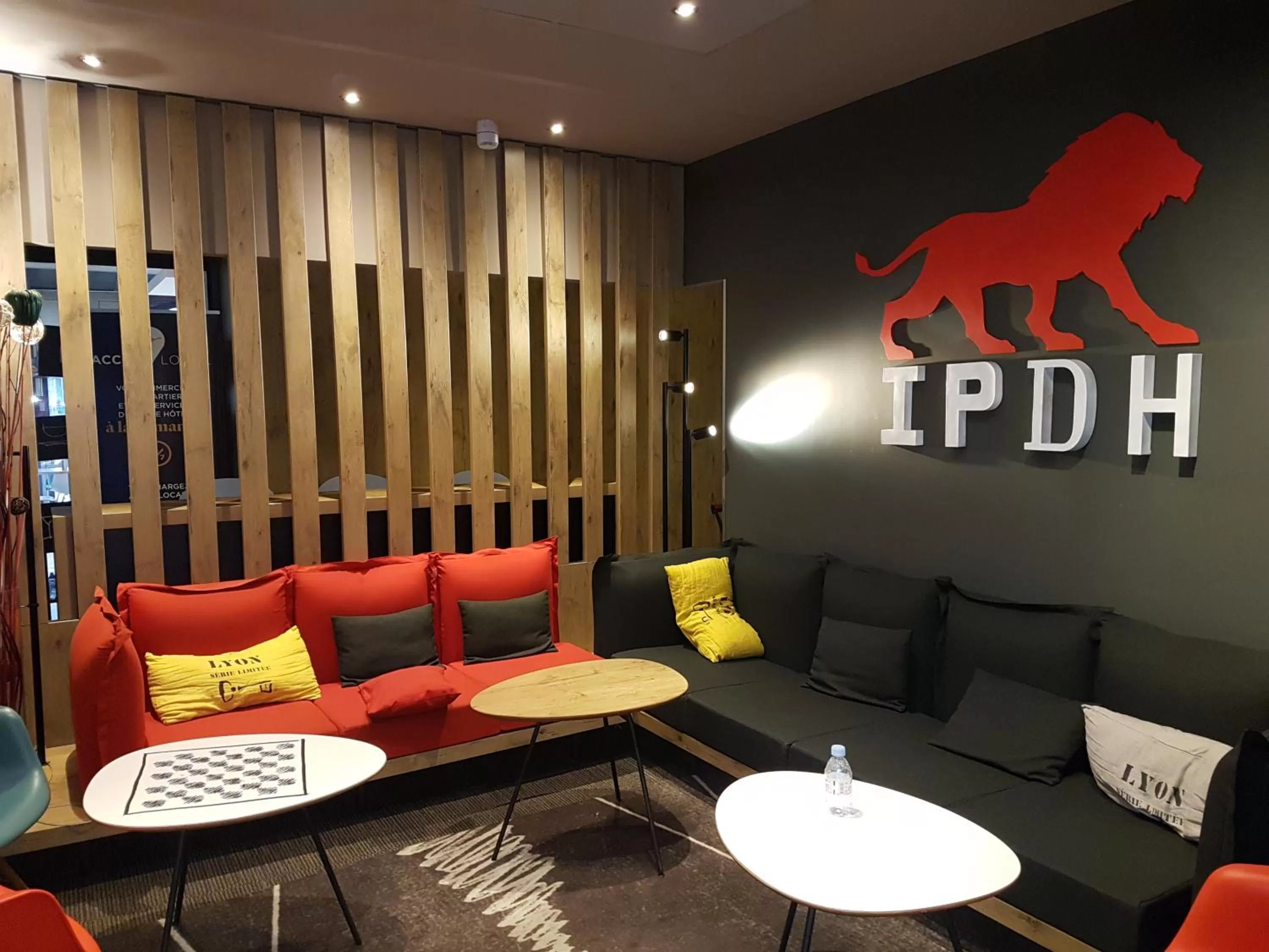 Communal lounge/ TV room in ibis Lyon Part Dieu Les Halles