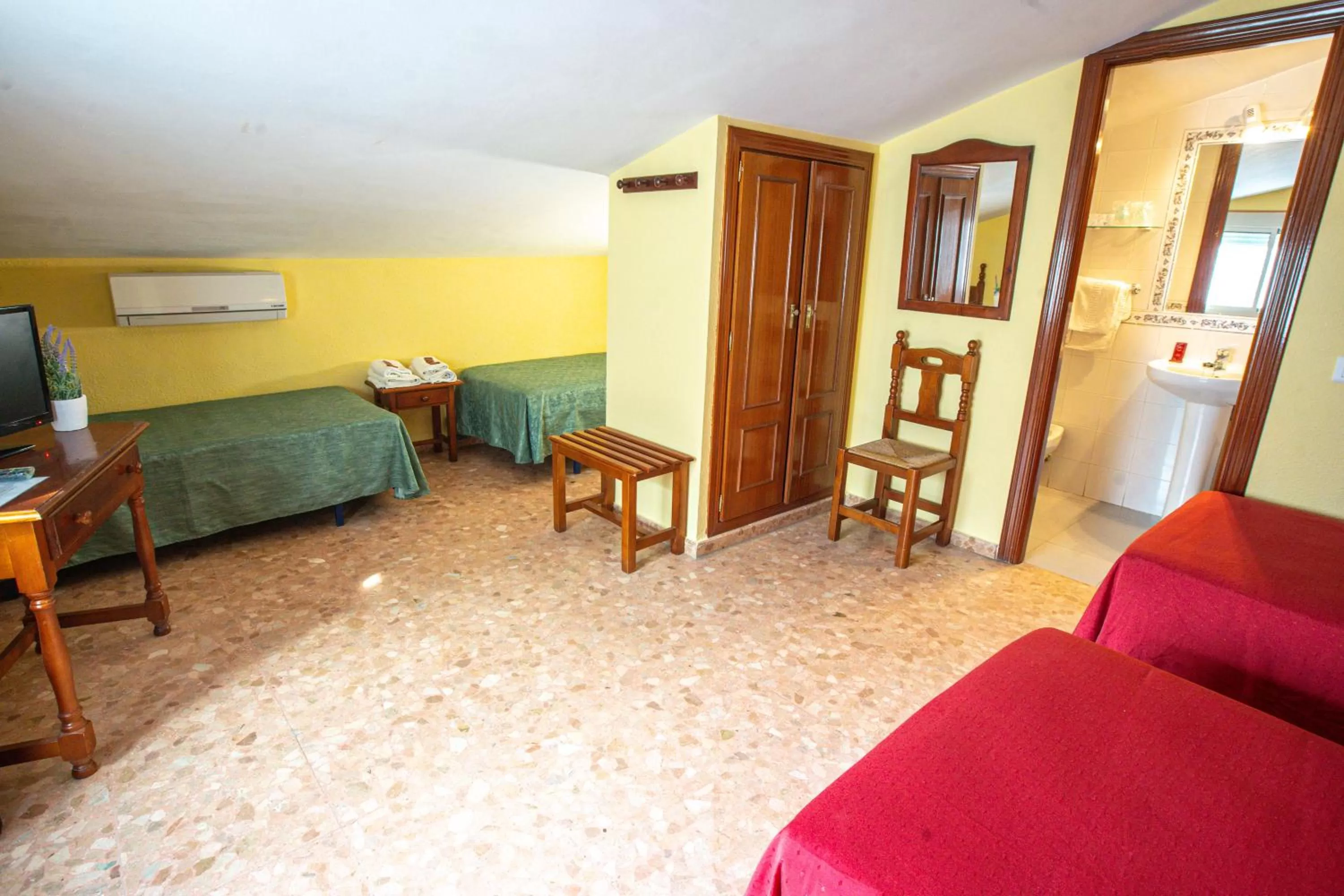 Decorative detail, Bed in Hotel Arunda II