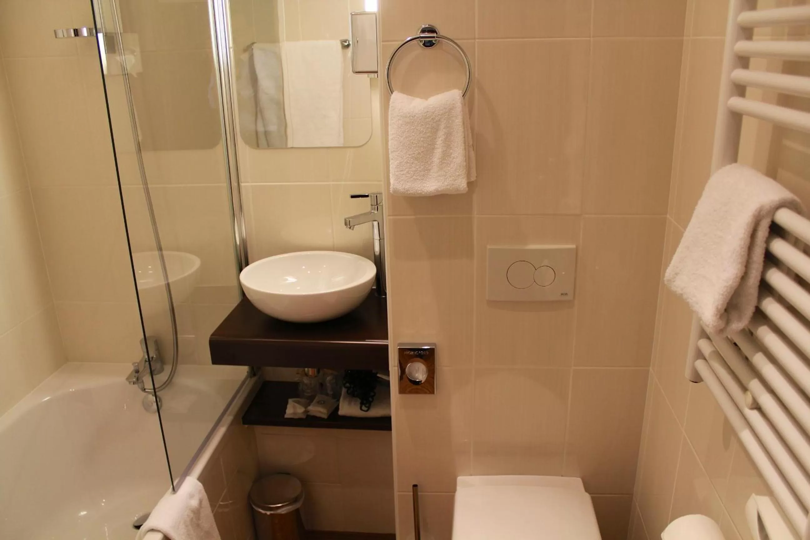 Bathroom in Best Western Empire Elysees