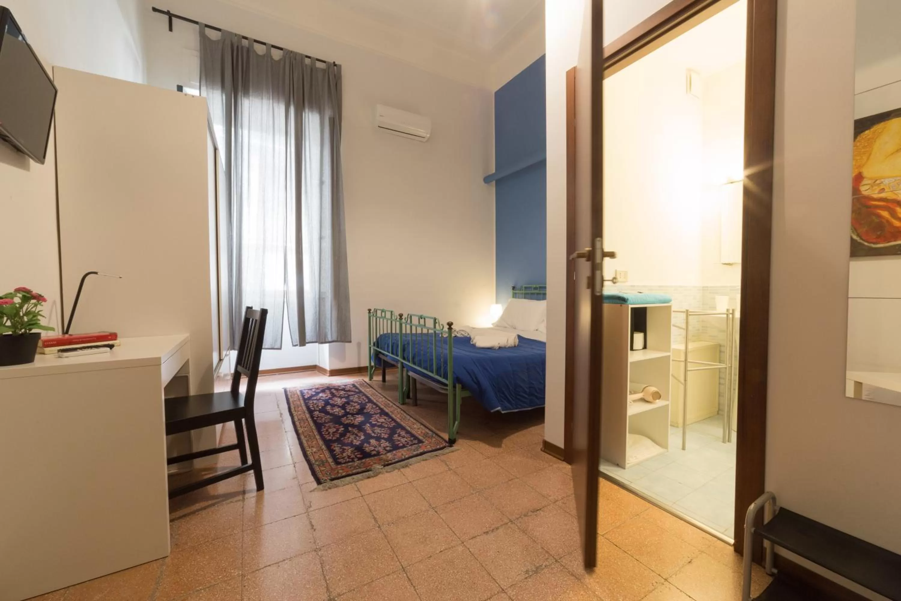 Bedroom, Bed in Tra L'Etna E Il Mare B&B