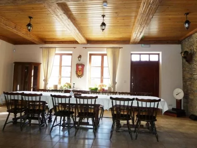 Restaurant/Places to Eat in Gościniec Dworski w Ropie