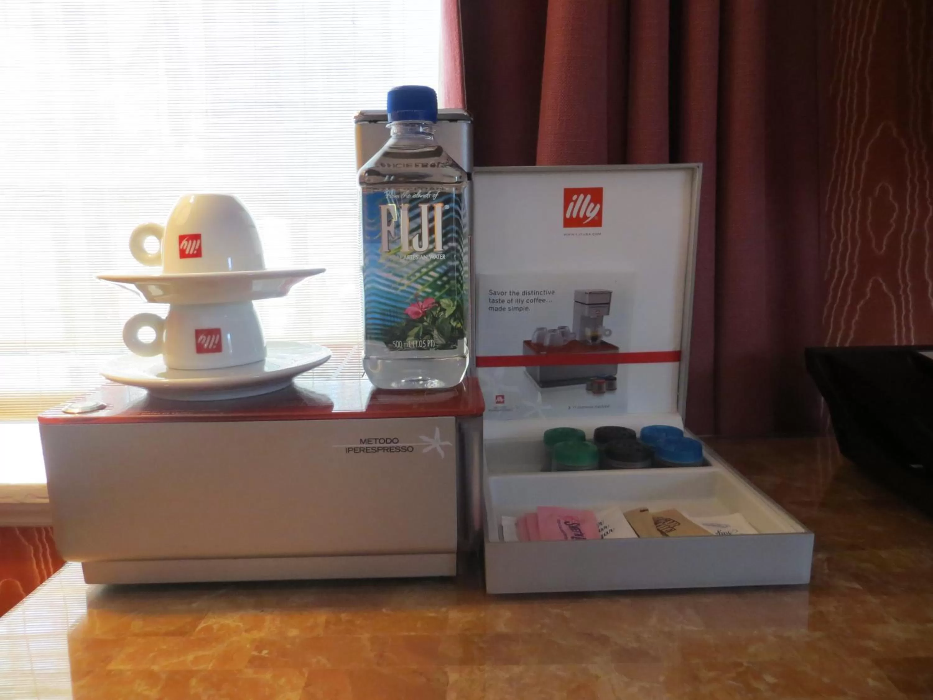 Drinks in Maison 140 Beverly Hills