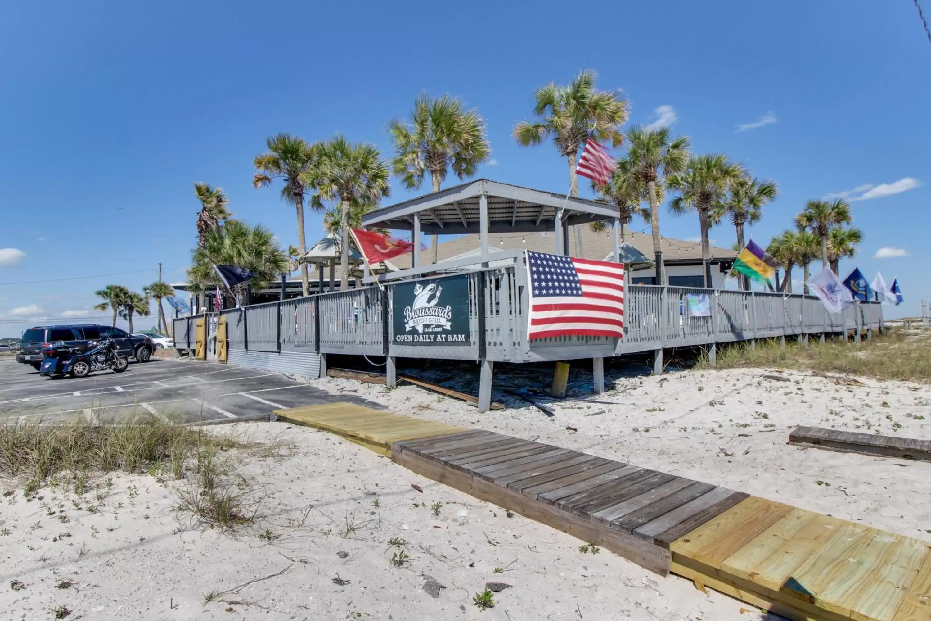 Property Building in Gulf Island Condos Property Building in Gulf Island Condos