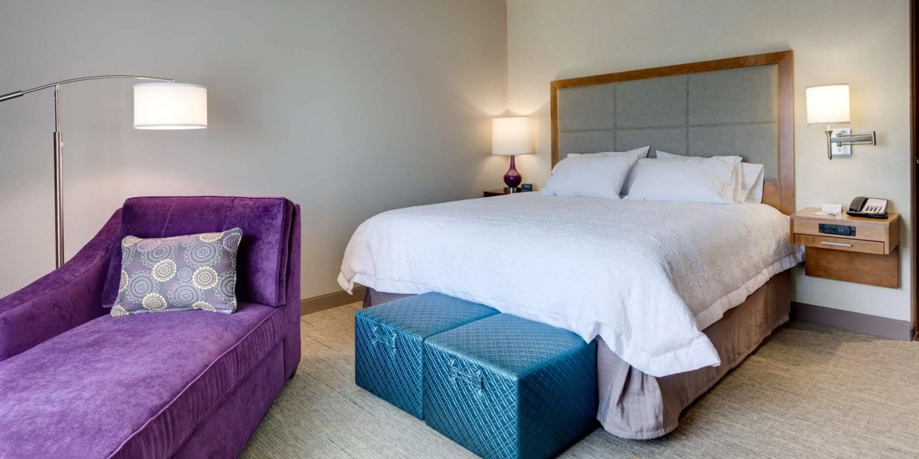 Bed in Hampton Inn & Suites - Knoxville Papermill Drive, TN