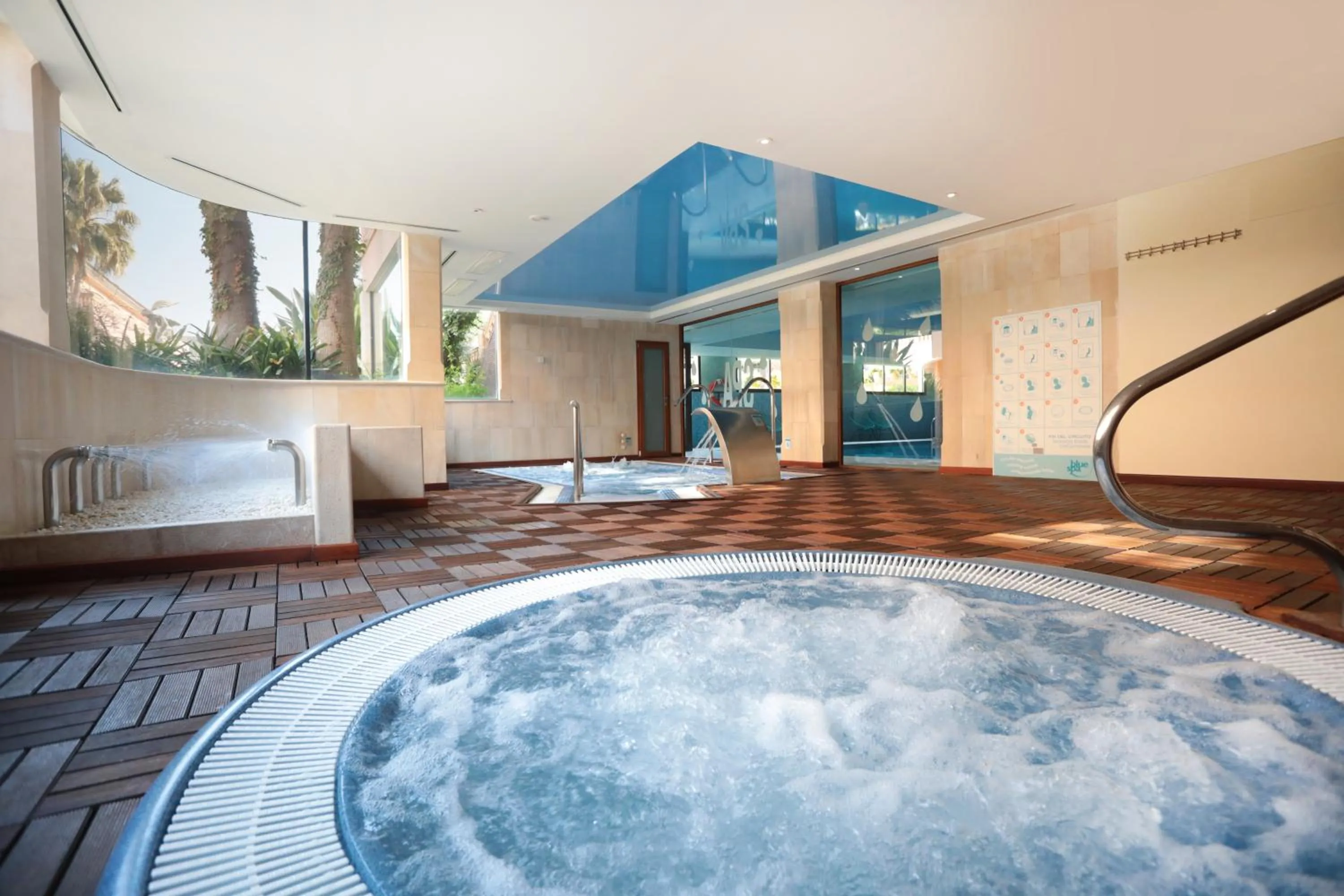 Spa and wellness centre/facilities in Mon Port Hotel & Spa