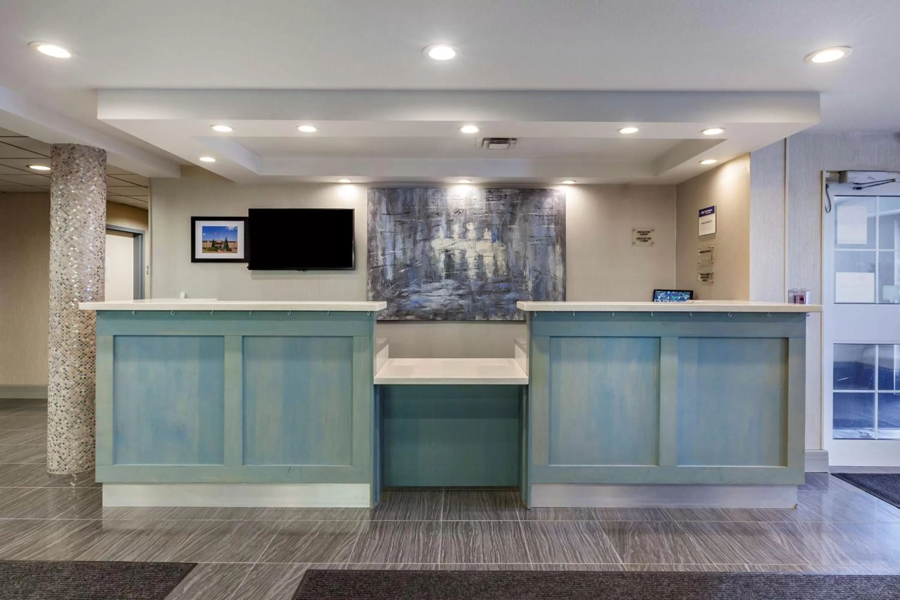 Lobby or reception in Best Western Plus Woodstock Inn & Suites