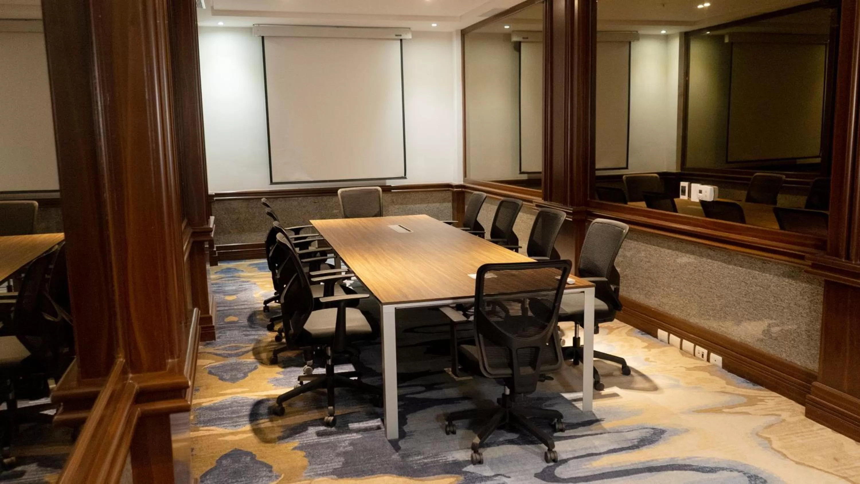 Meeting/conference room in Hotel Indigo Guadalajara Expo by IHG