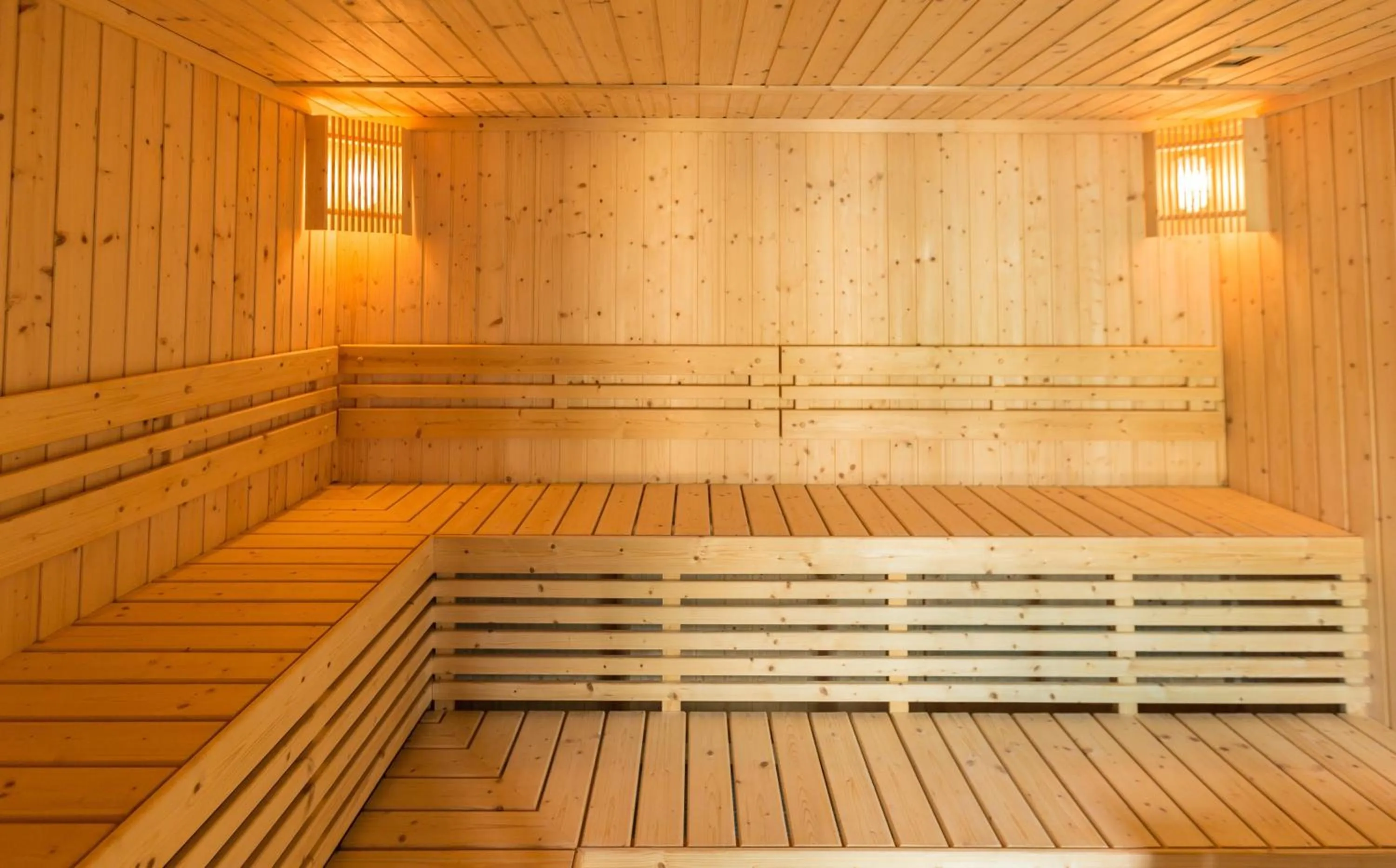 Fitness centre/facilities in Crowne Plaza Muscat by IHG