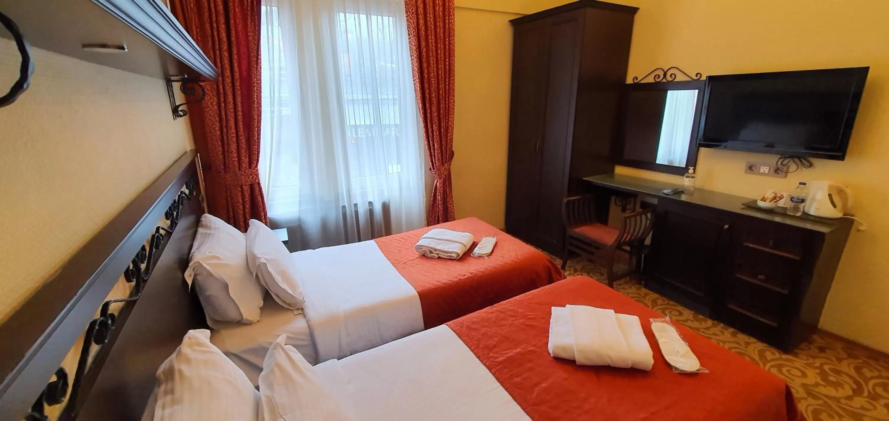 TV and multimedia, Bed in Ottoman Hotel Imperial-Special Category