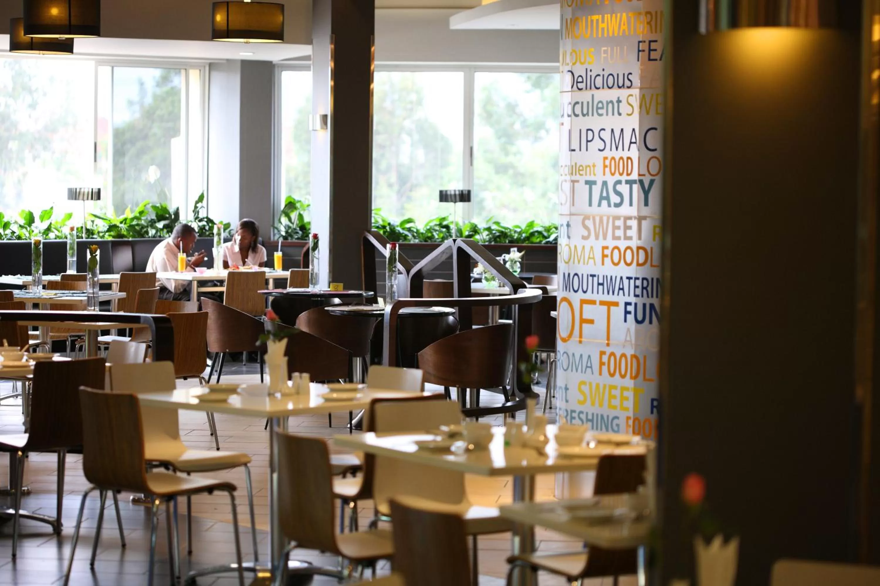 Restaurant/places to eat in Yaya Hotel & Apartments