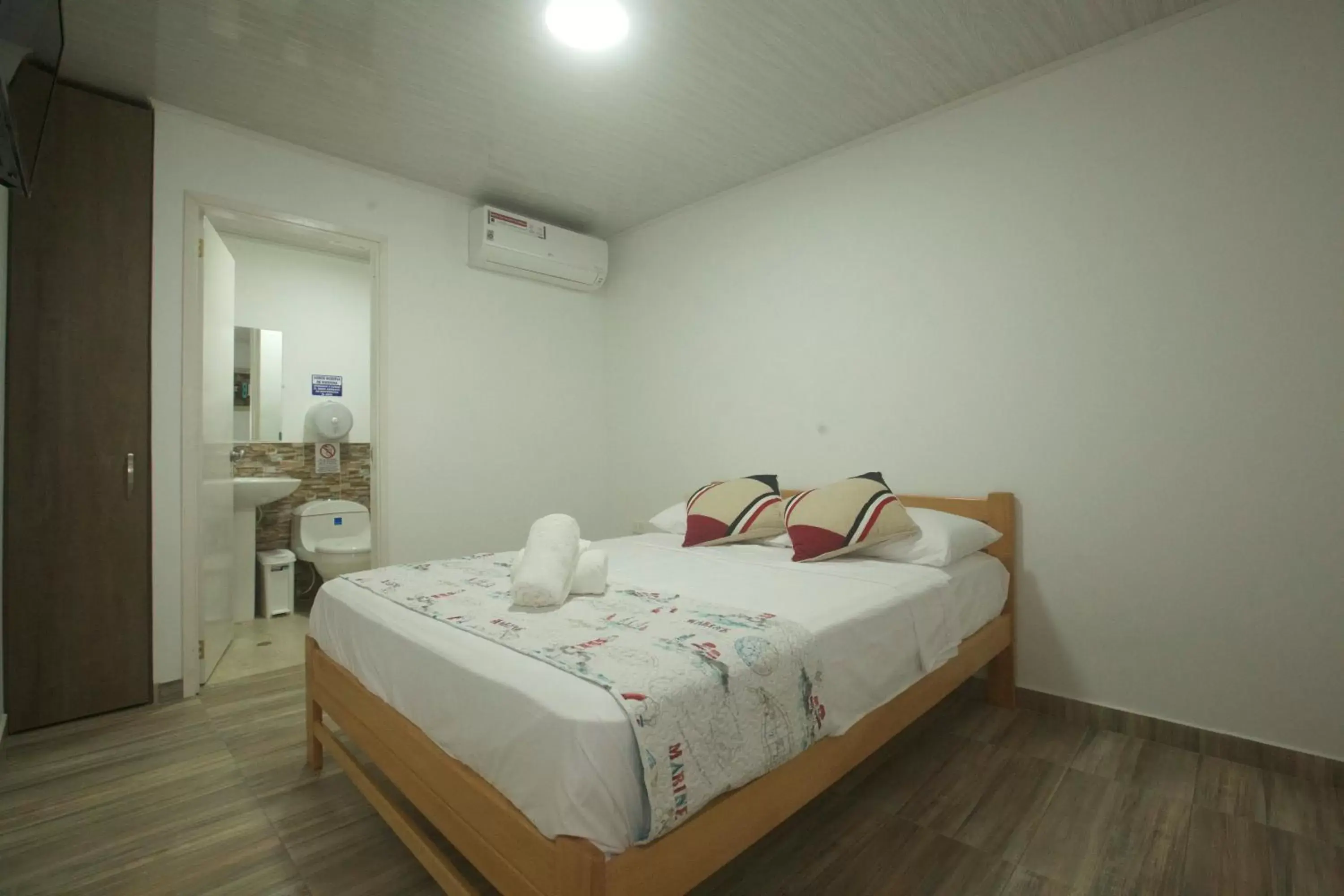 Standard Double Room in Hotel Nauticus Standard Double Room in Hotel Nauticus