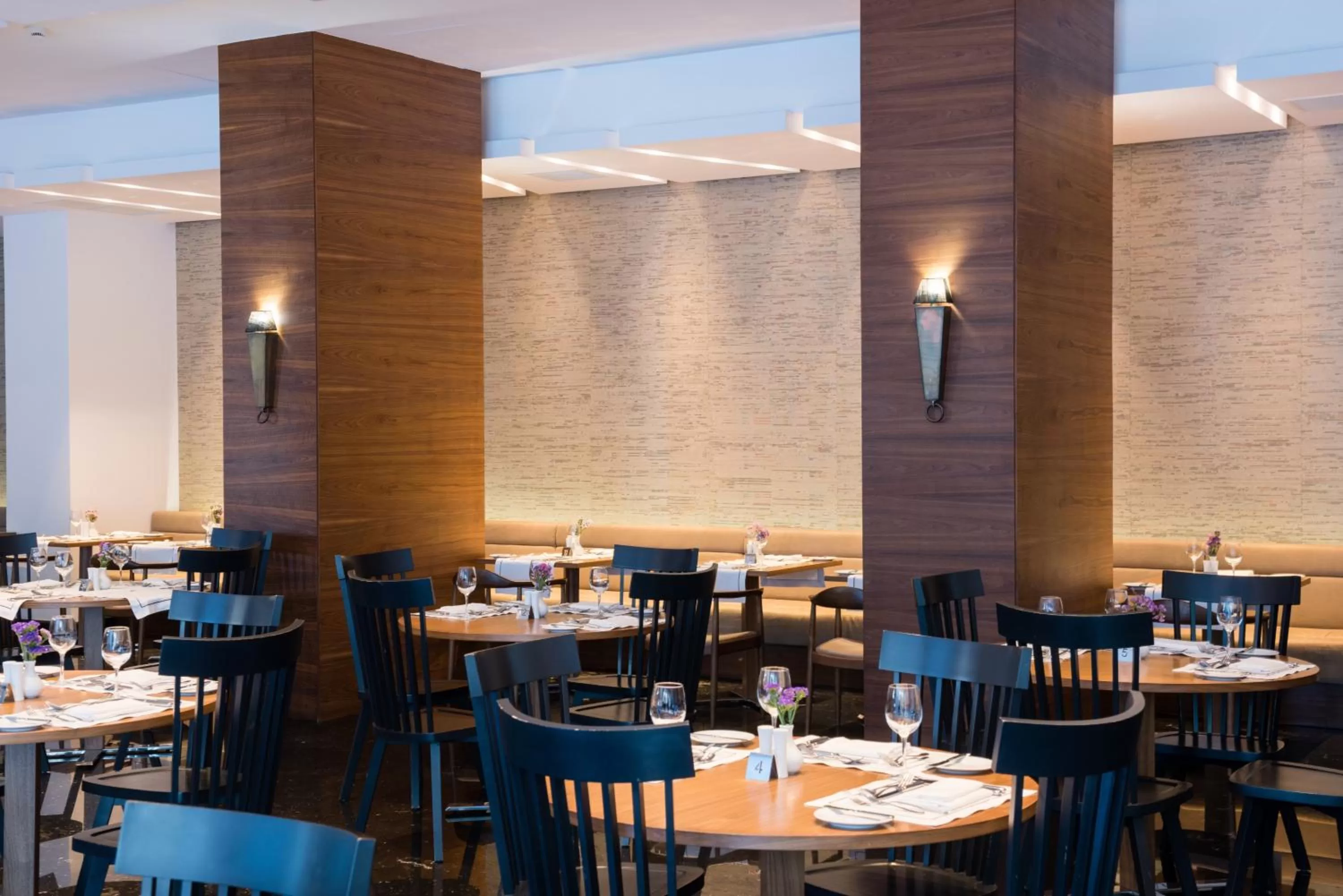 Restaurant/places to eat in Aquila Atlantis Hotel