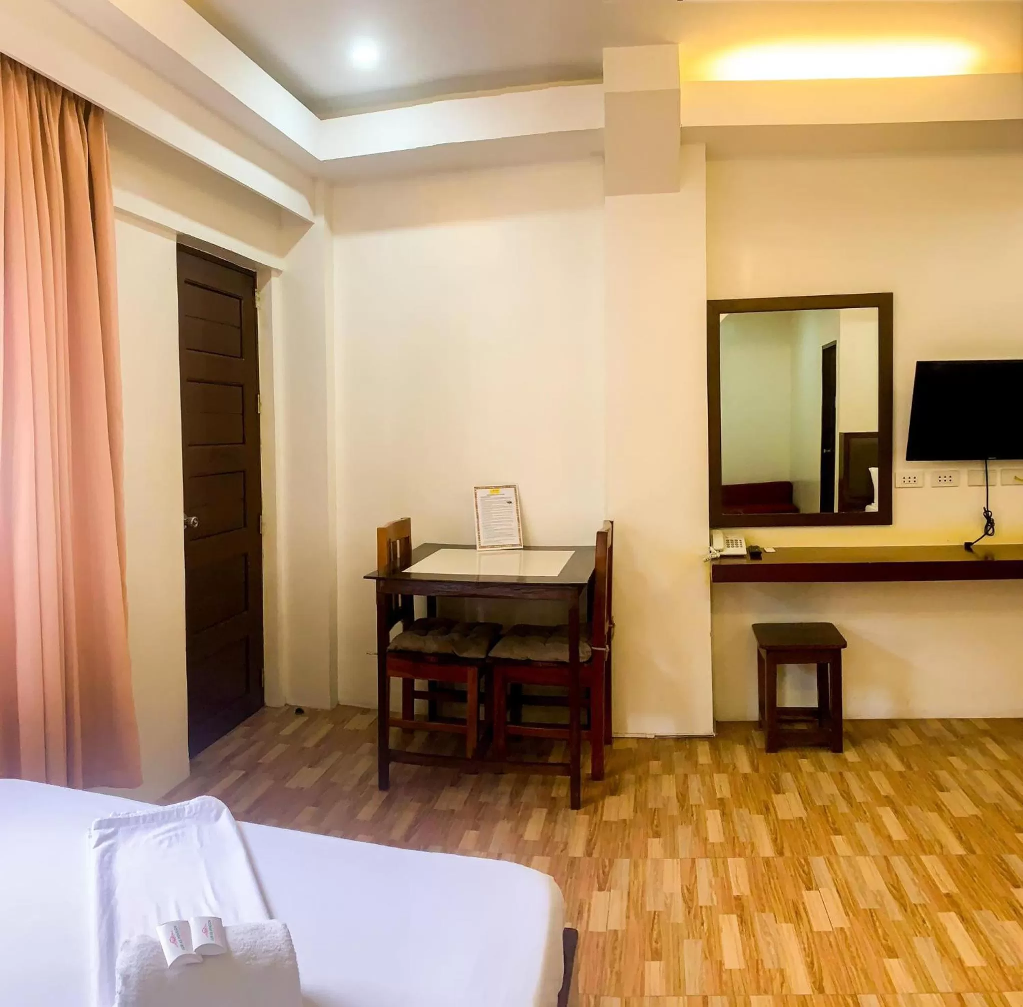 Deluxe Family Room in Jurias Garden Hotel