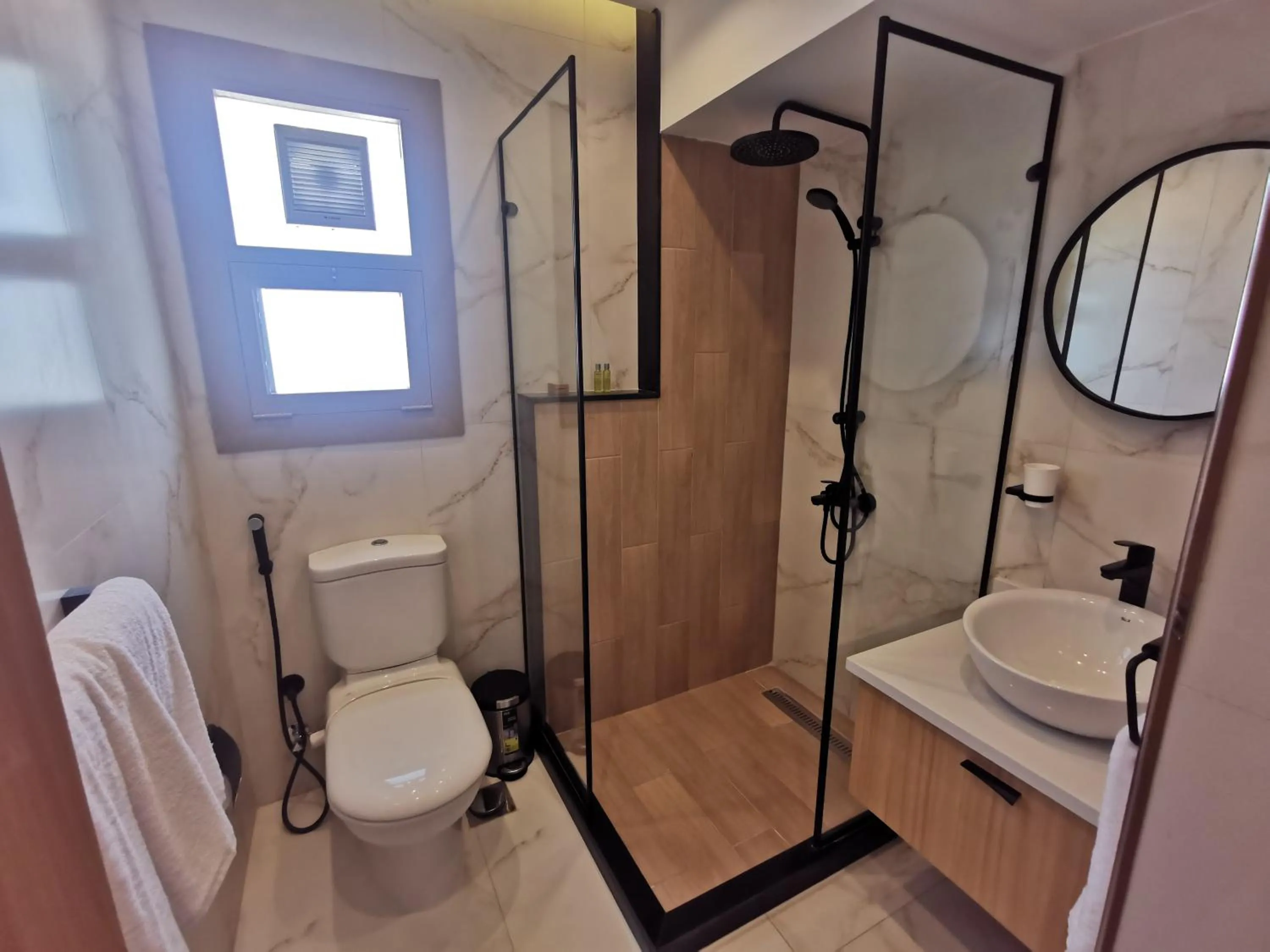 Shower in Green Plaza Inn '''Business &Families Only'''