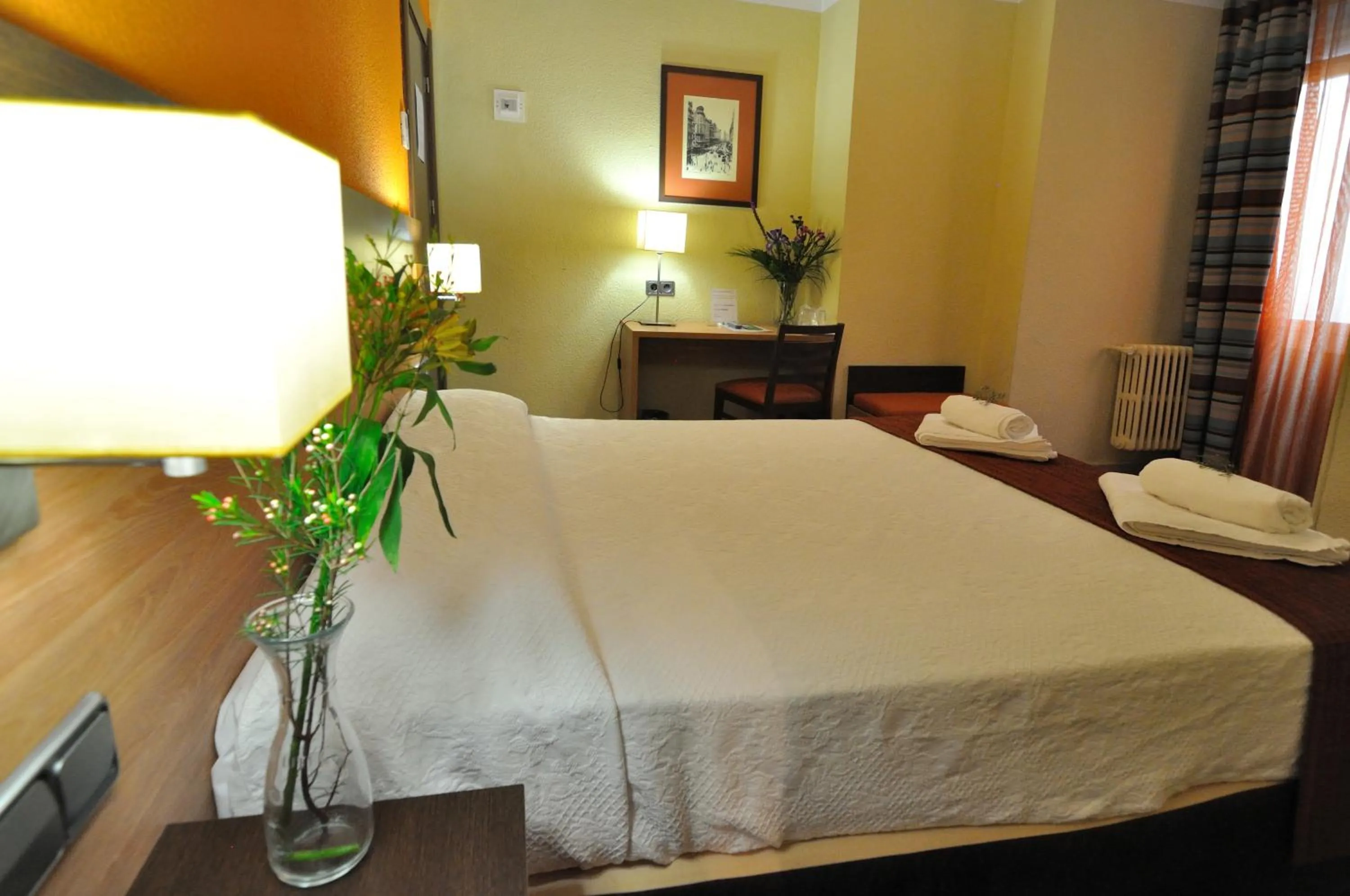 Bed in Hostal Ballesta