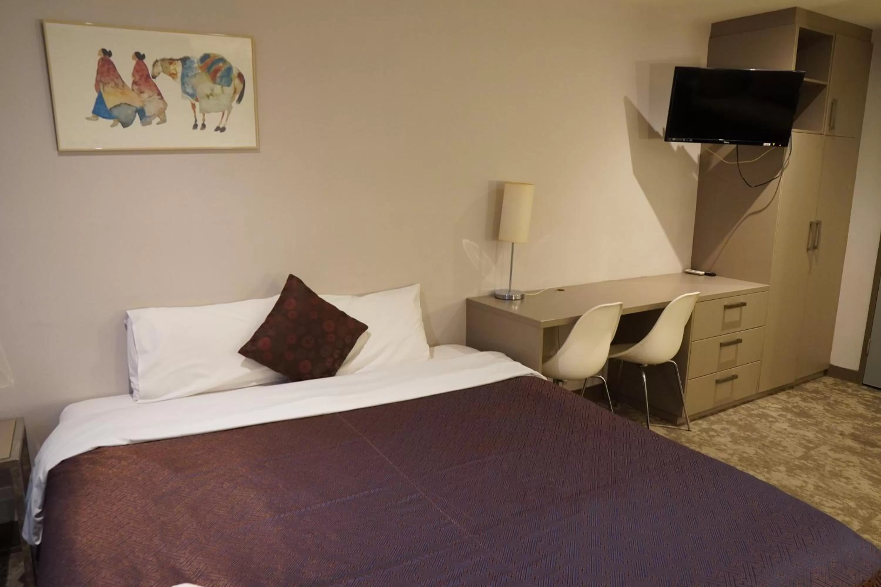 Bed in MVV Motel & Comfy Kew Apartments