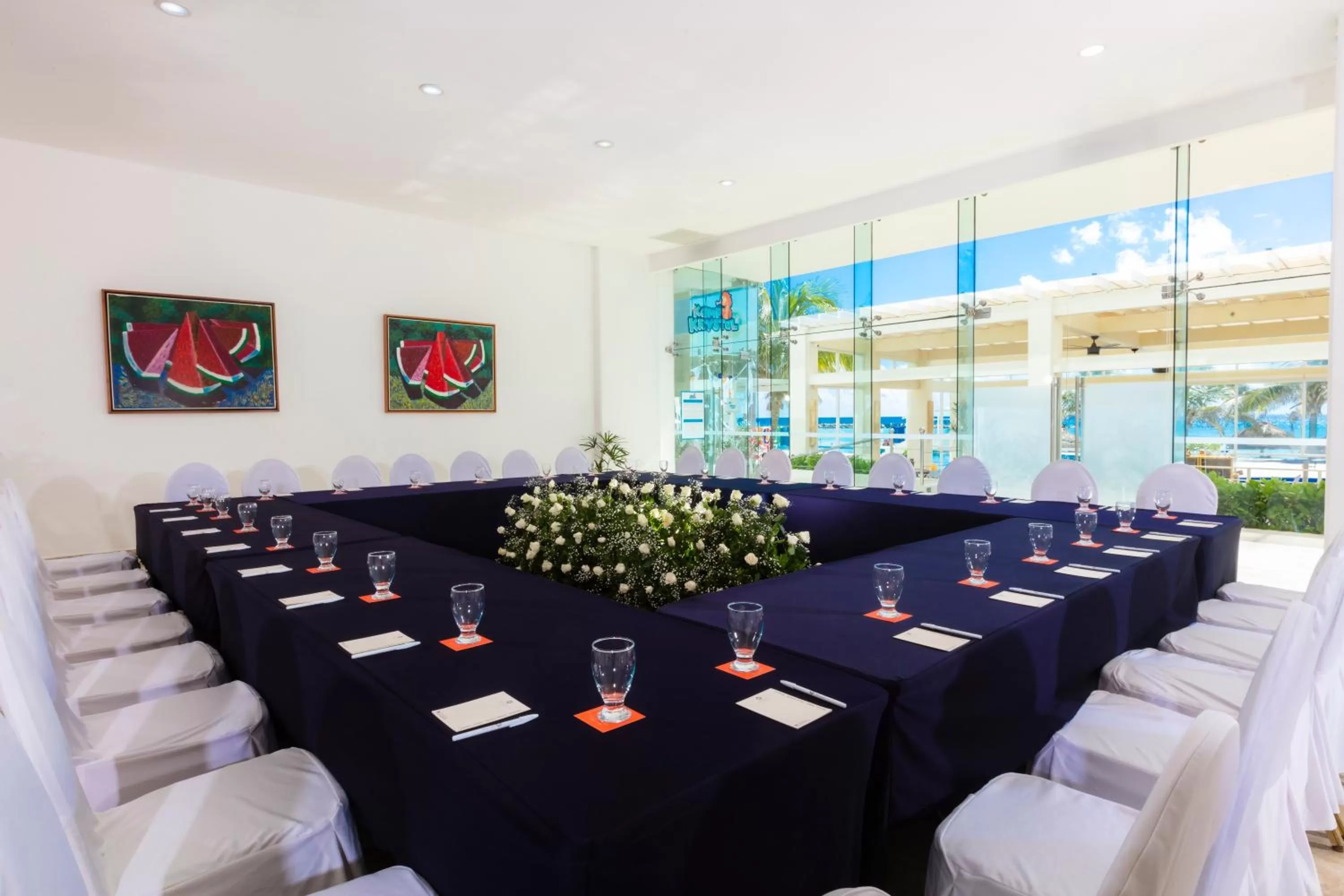 Business facilities in Krystal Cancun