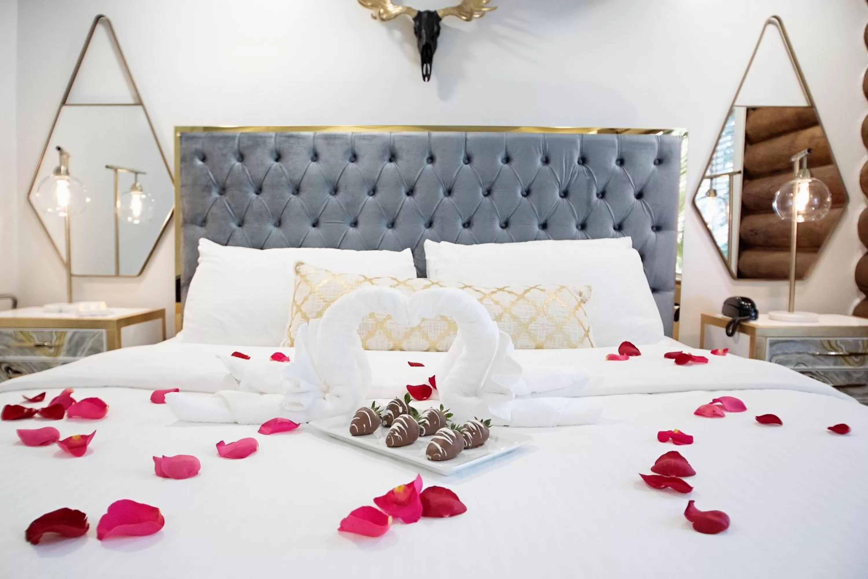 Spa and wellness centre/facilities, Bed in Alaskan Inn and Spa