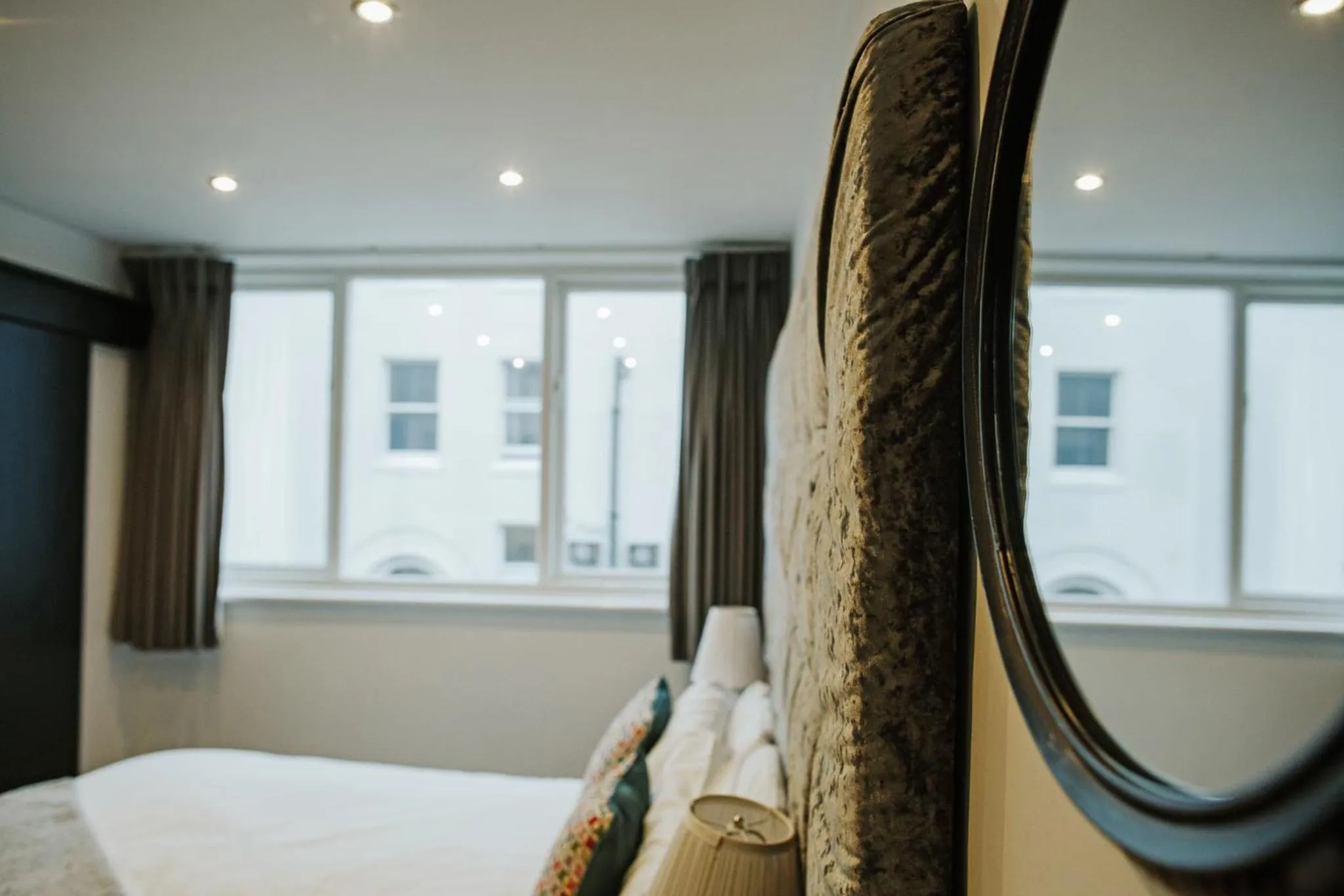 Peaky Blinders Accommodation & Bar