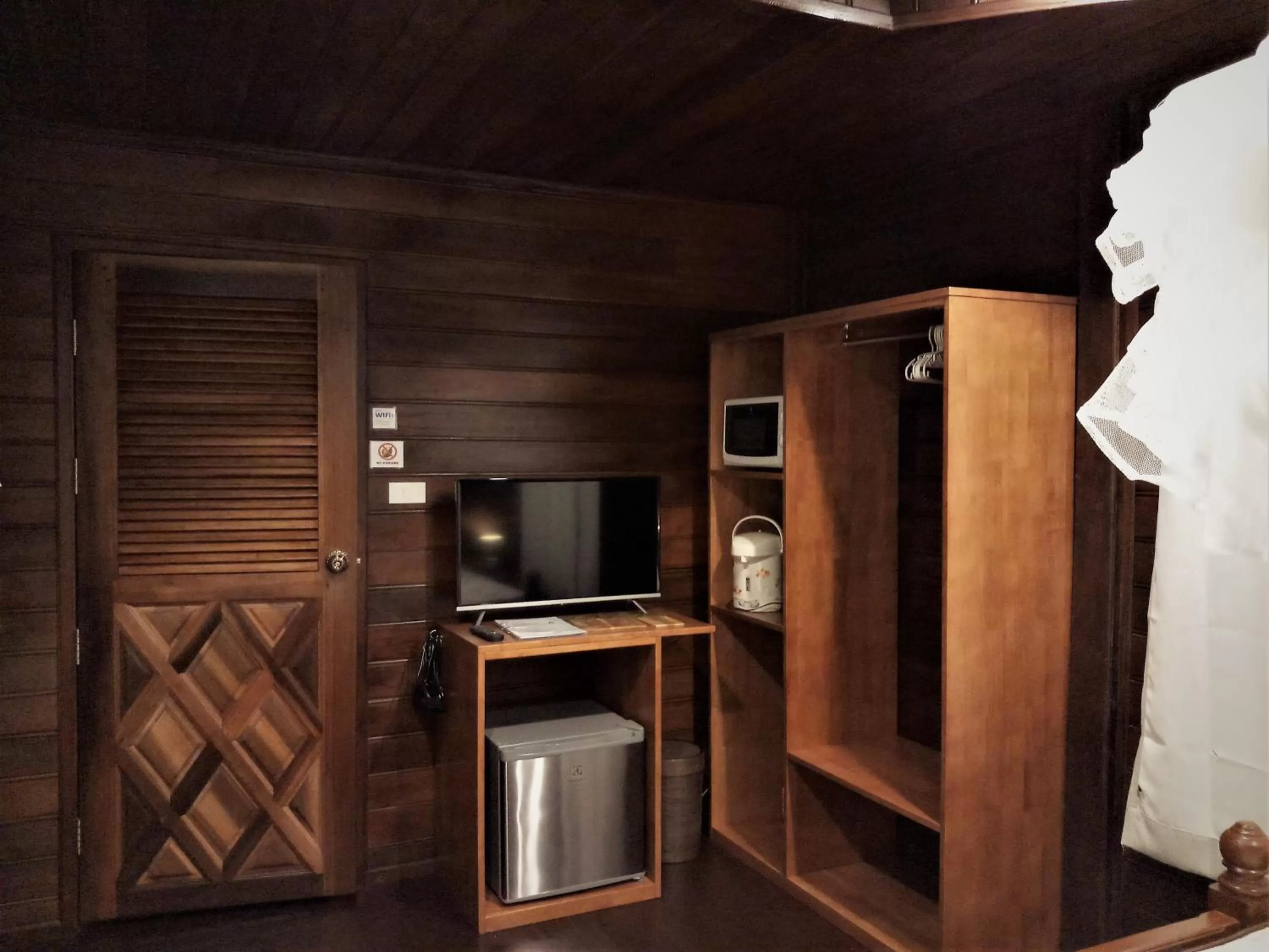 TV and multimedia in Cozy Garden Resort