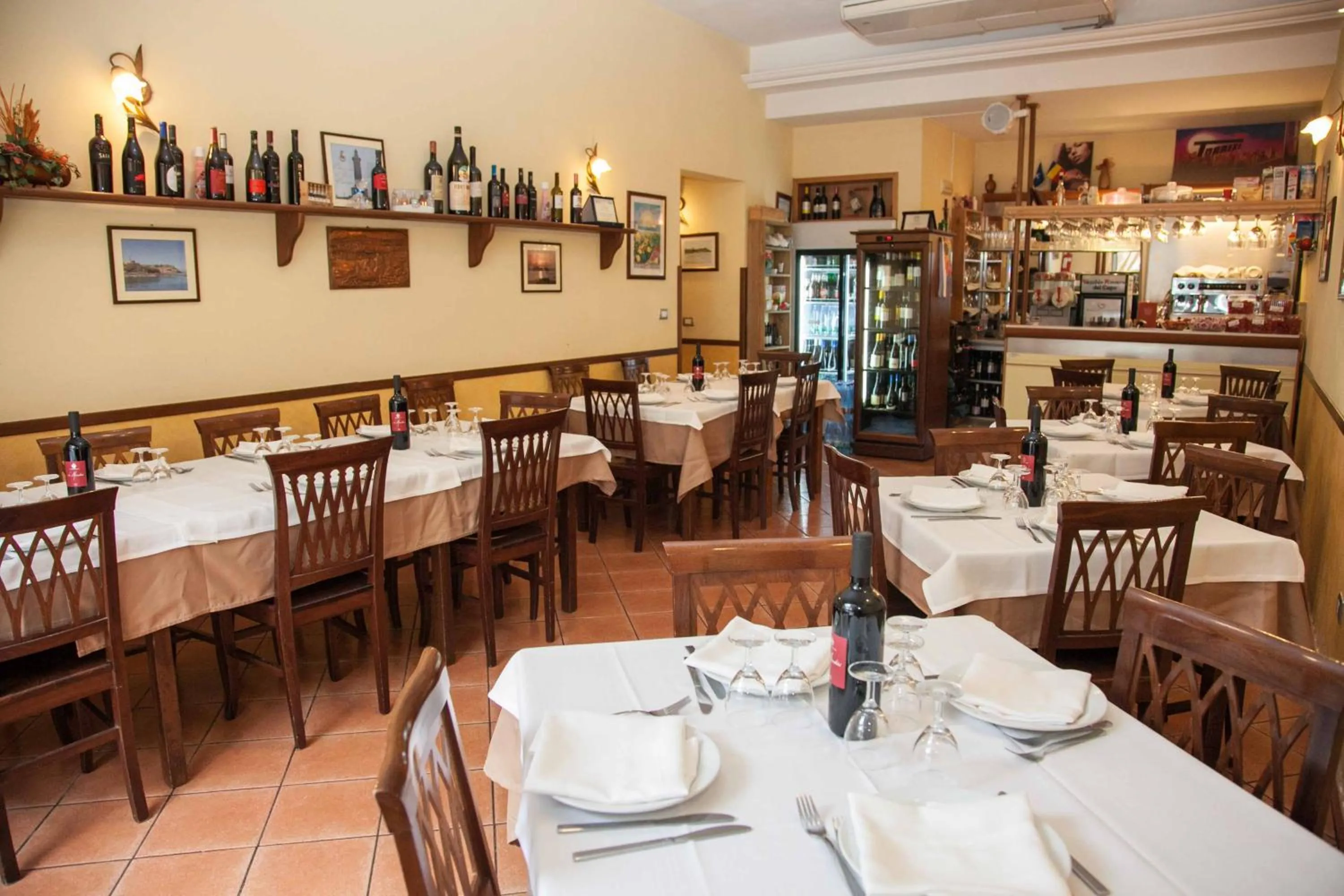 Restaurant/places to eat in Albergo Perseo