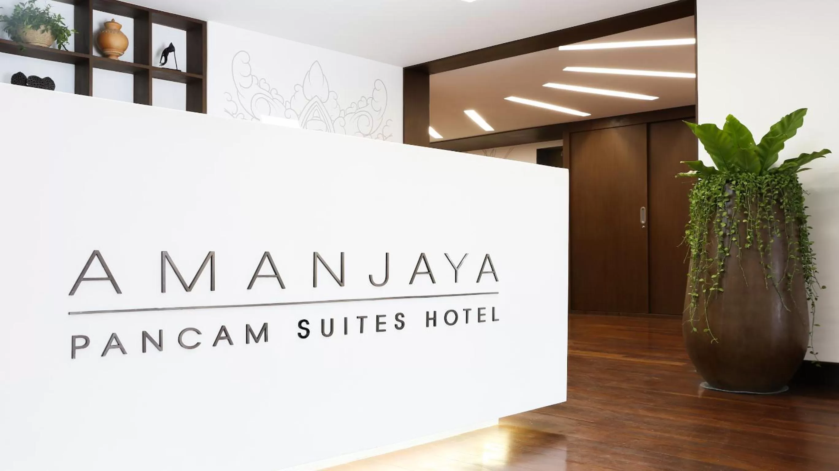 Lobby or reception in Amanjaya Pancam Suites Hotel