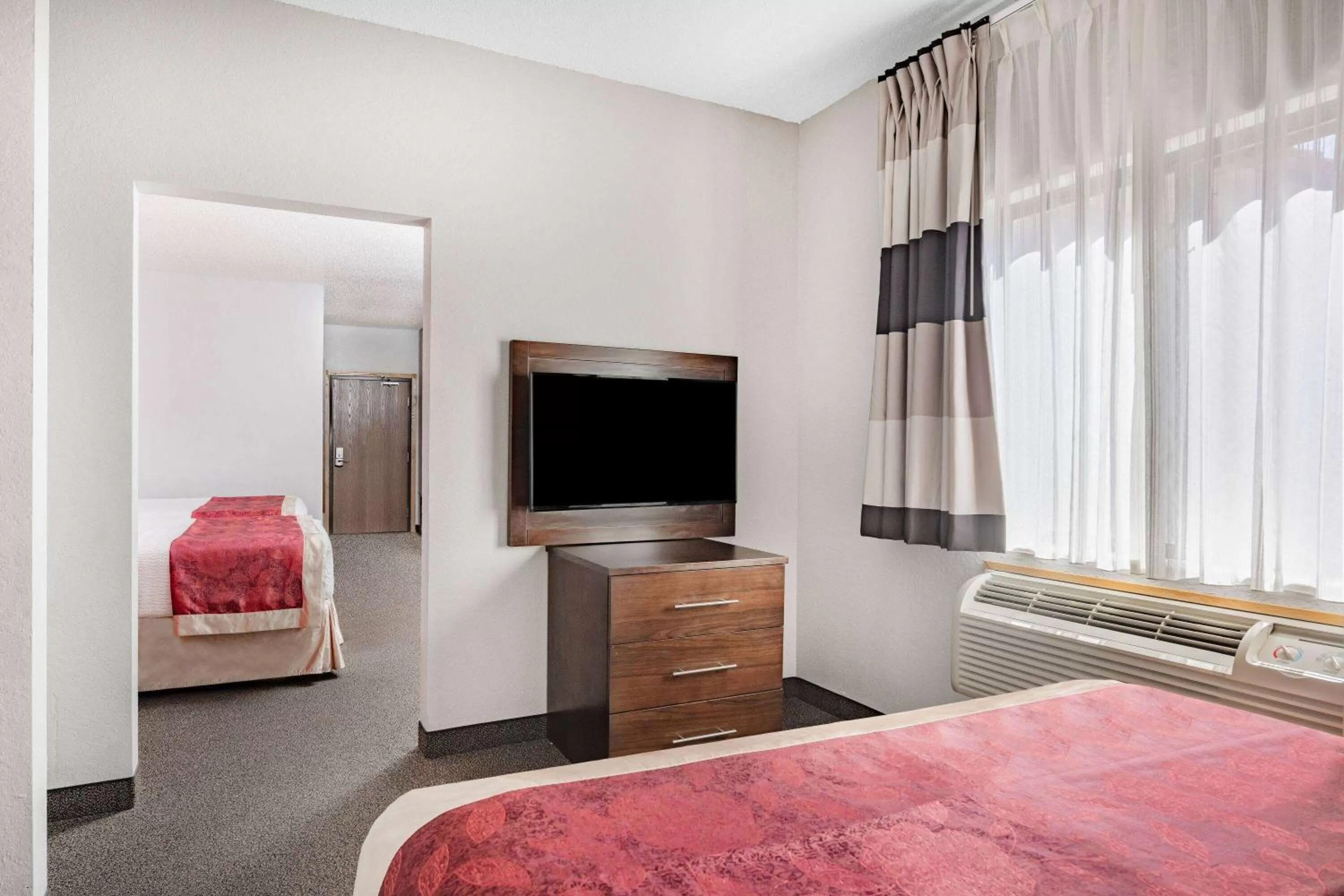 Bed in Ramada by Wyndham Keystone Near Mt Rushmore