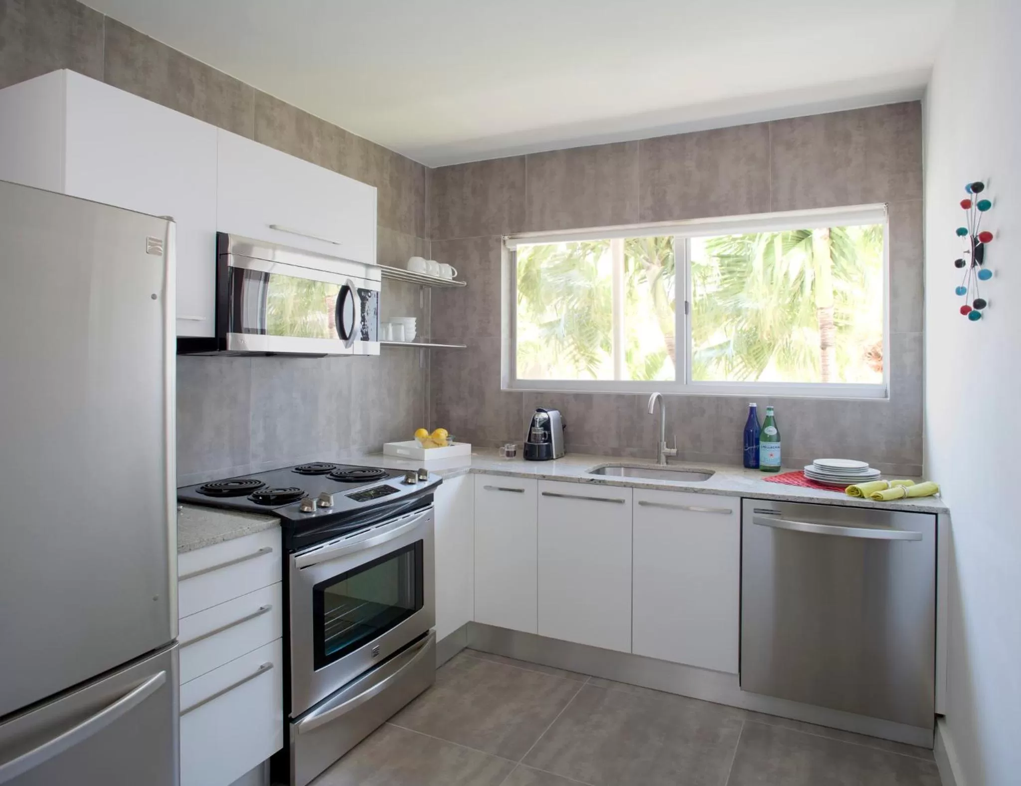 Kitchen or kitchenette in 1818 Meridian House Apartments and Suites by Eskape Collection