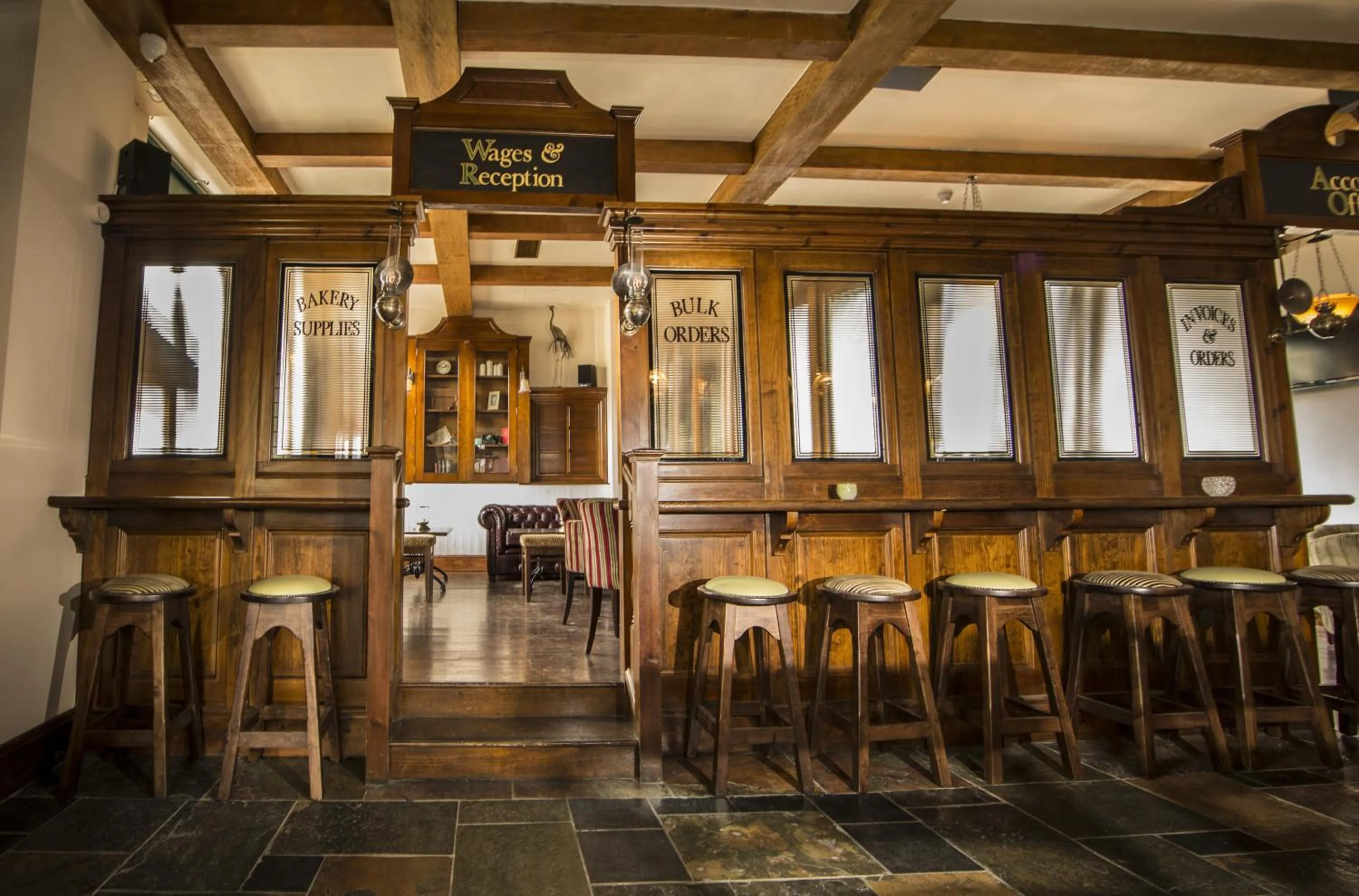 Lounge or bar in Riverside Hotel