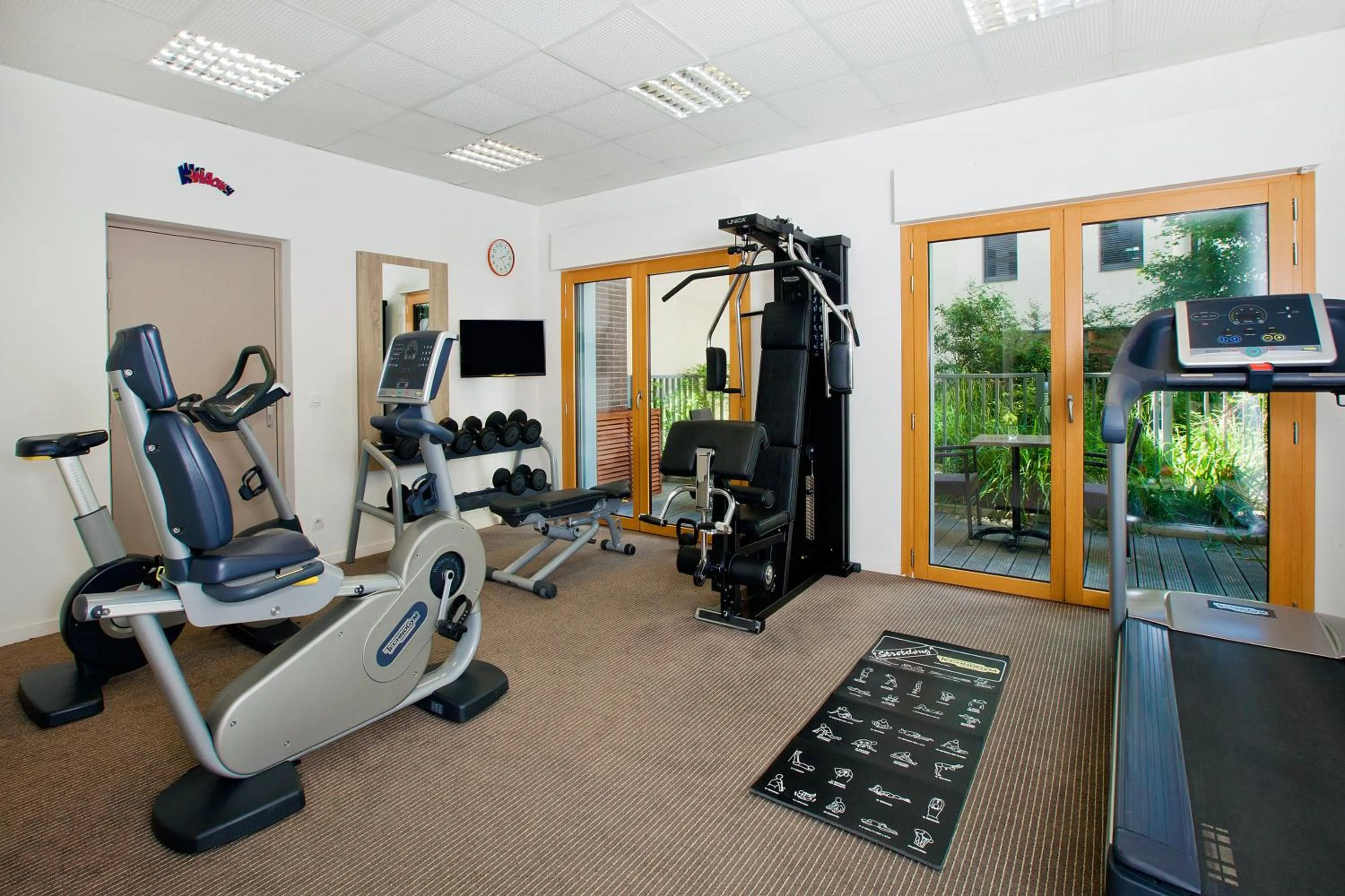 Fitness centre/facilities in Residhome Paris Issy Les Moulineaux