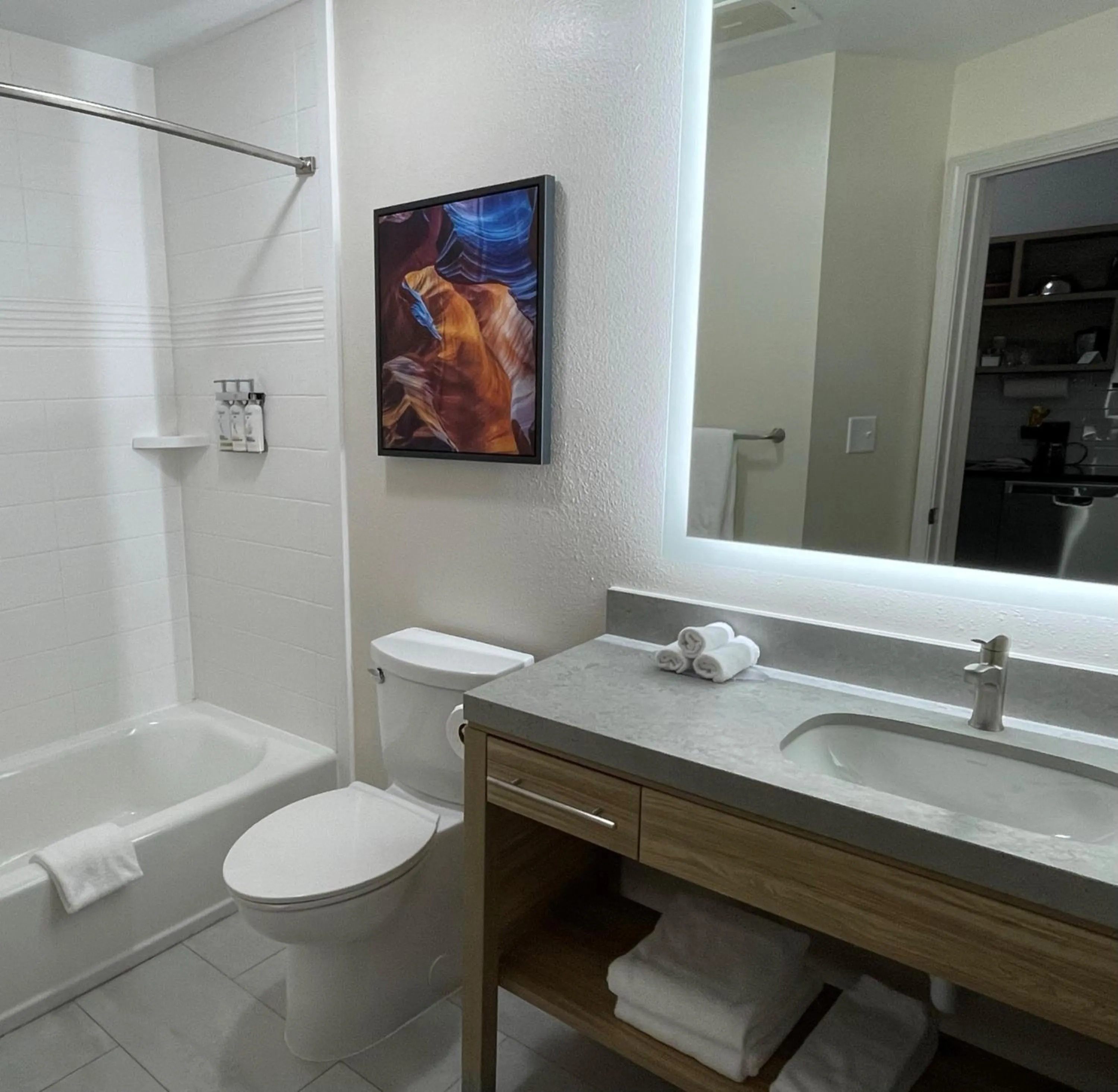 Photo of the whole room in Candlewood Suites Tuscaloosa by IHG